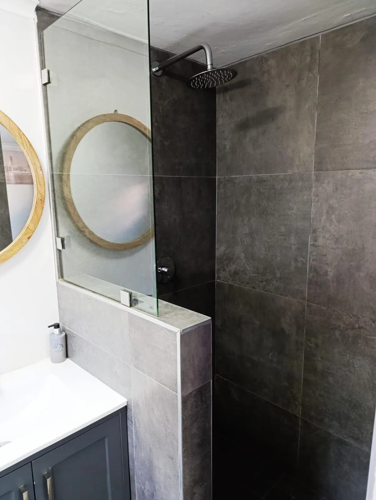 Shower in Reef View BnB