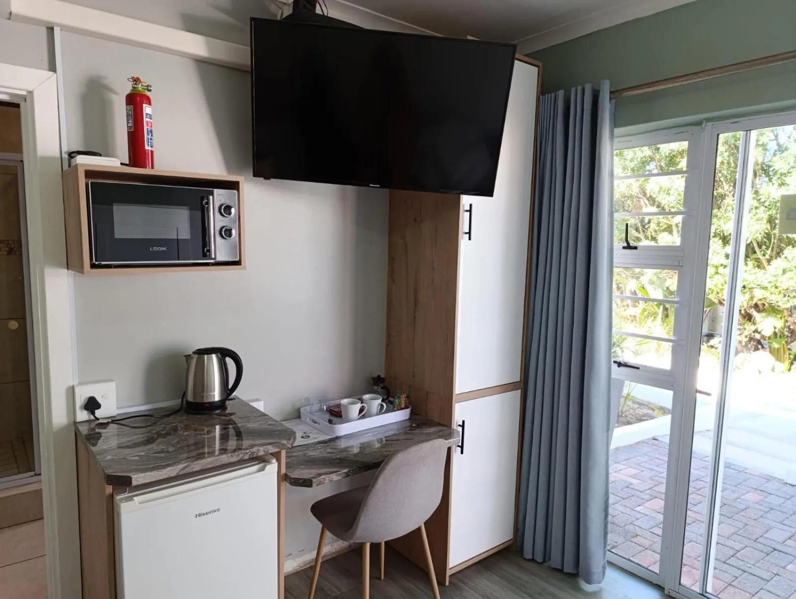 Kitchen or kitchenette in Reef View BnB
