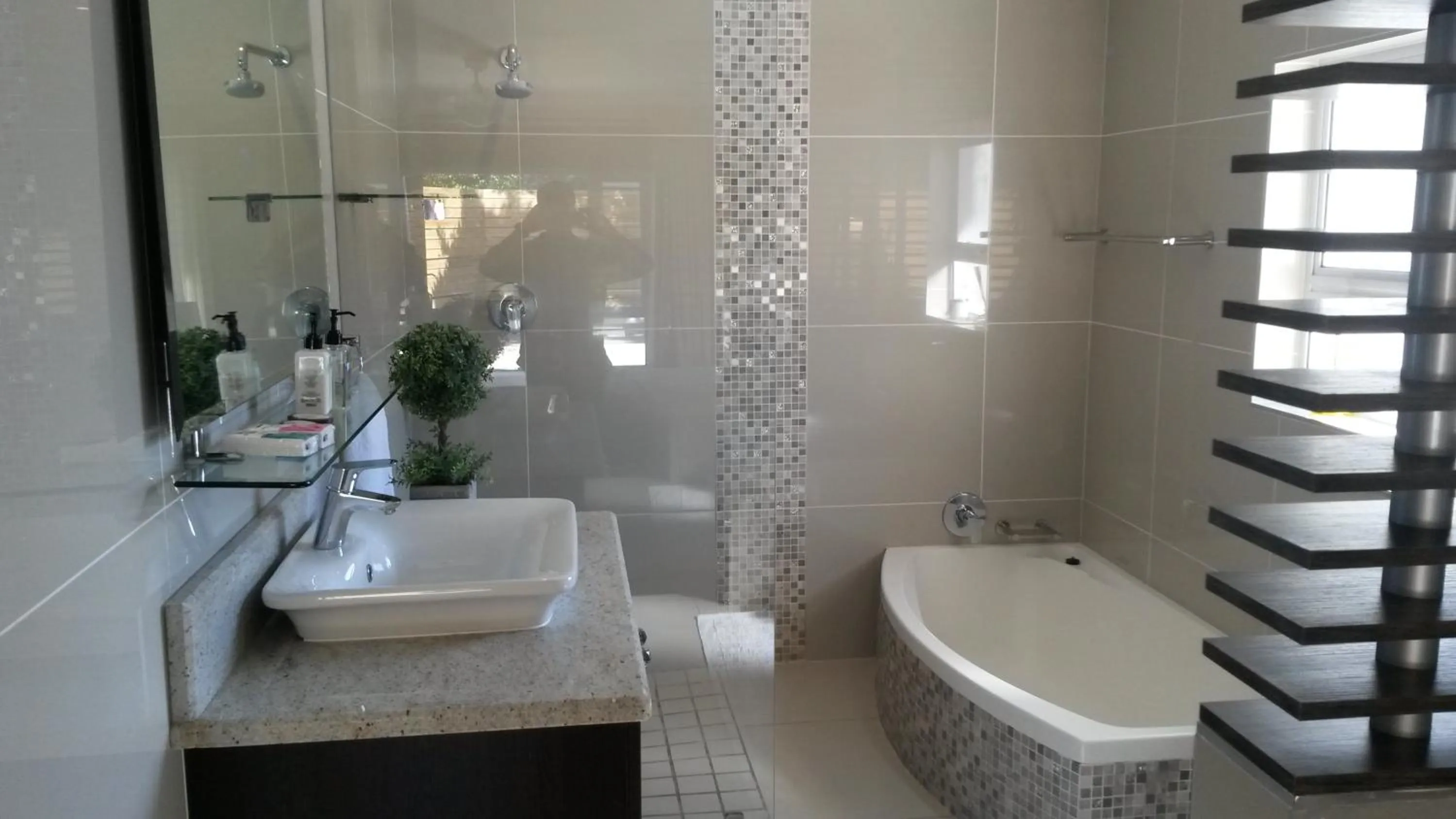 Bathroom in Reef View BnB