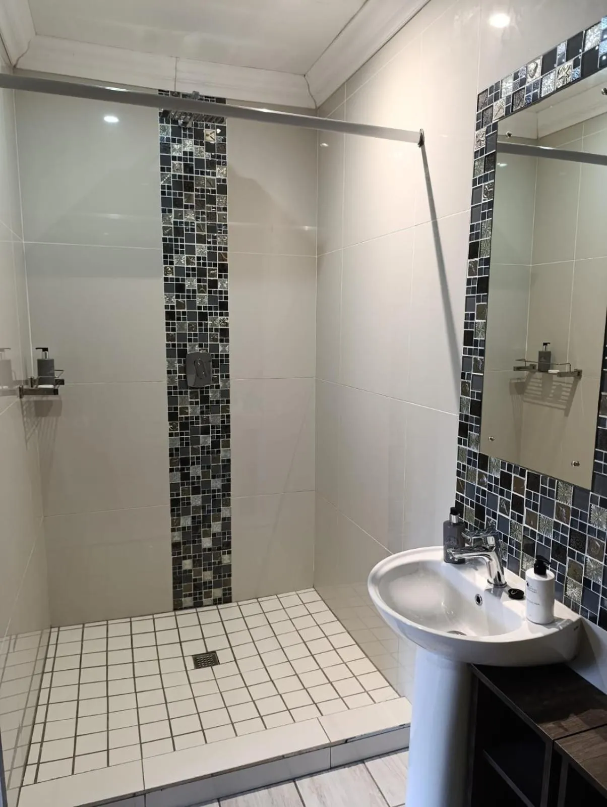 Shower in Reef View BnB