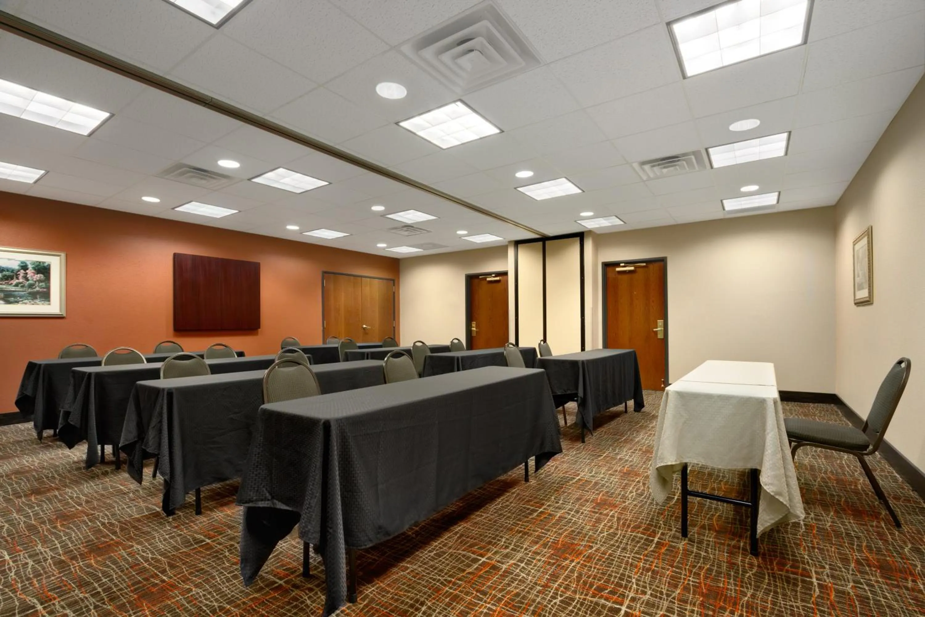 Meeting/conference room in Townhome Inn & Suites by IHG