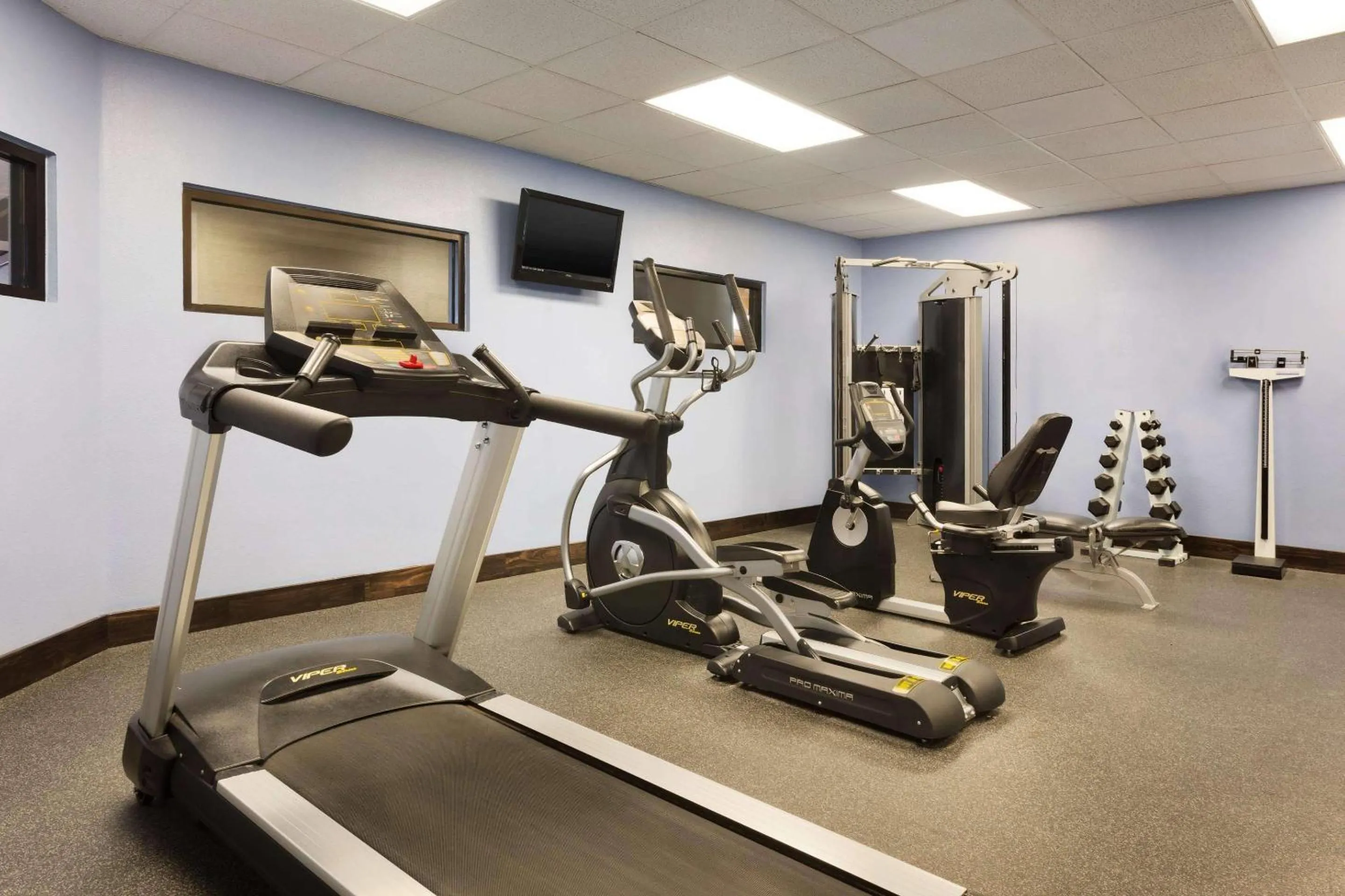Fitness centre/facilities in Townhome Inn & Suites by IHG