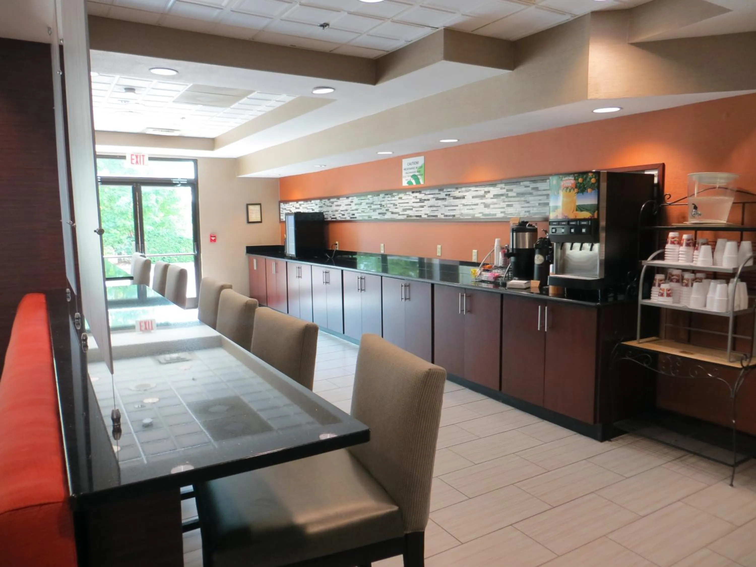 Continental breakfast in Townhome Inn & Suites by IHG