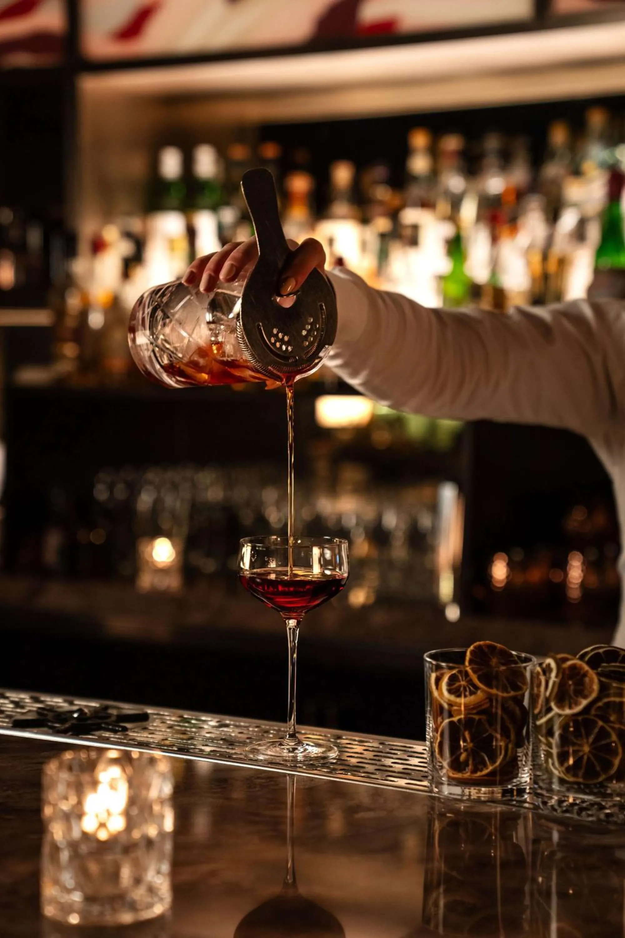 Lounge or bar in Park Hyatt Toronto