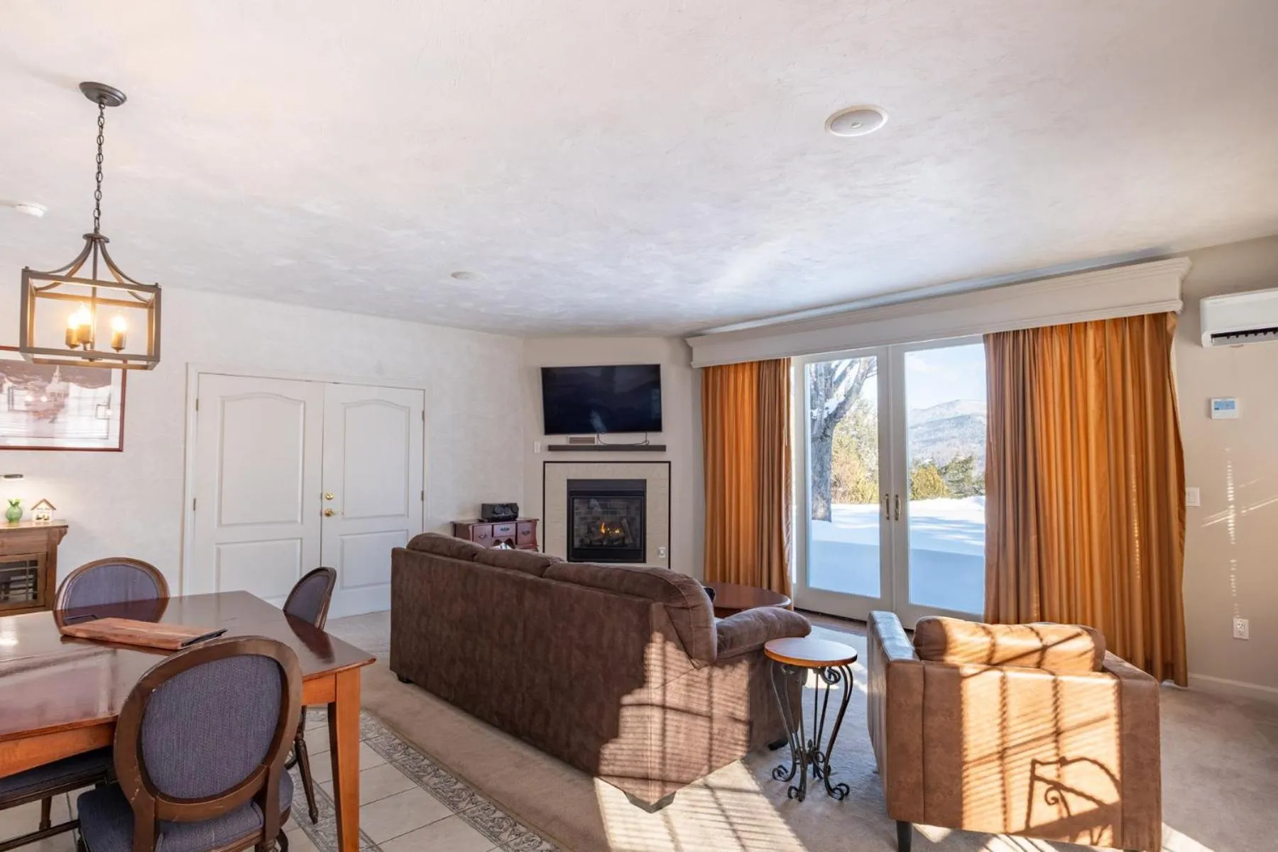 TV and multimedia in Nordic Village Condominium Resort