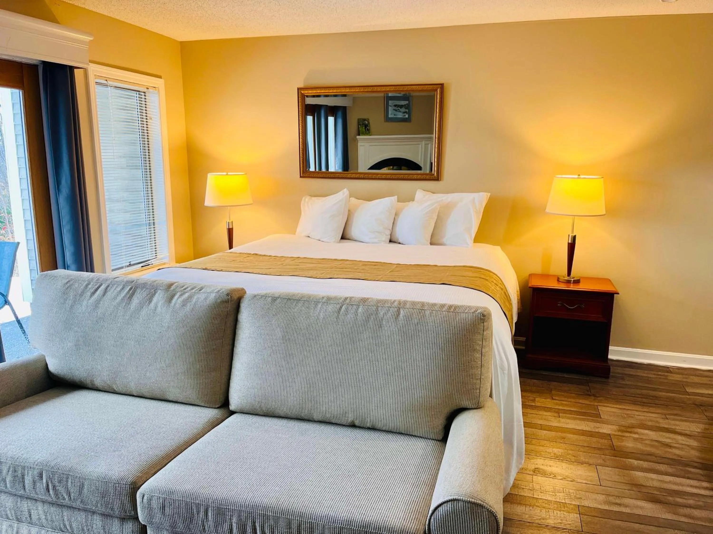 Living room, Bed in Nordic Village Condominium Resort