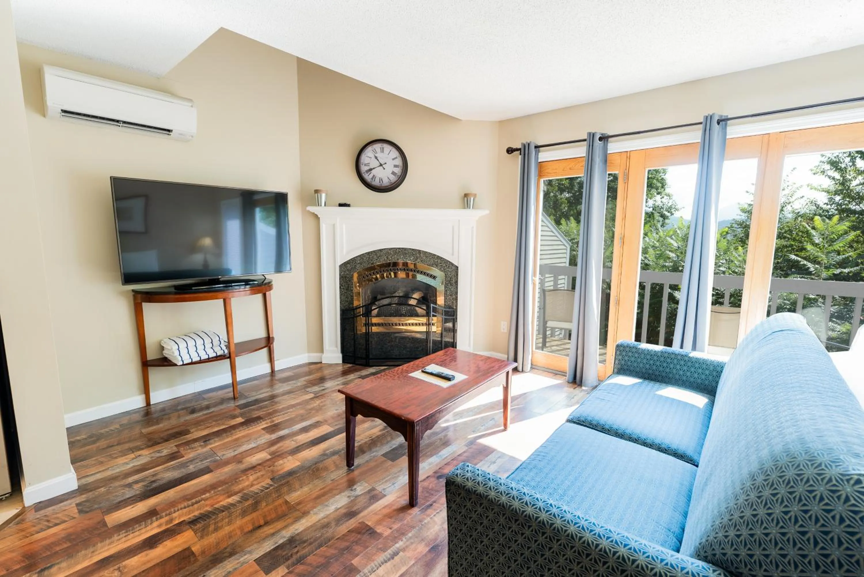 TV and multimedia in Nordic Village Condominium Resort