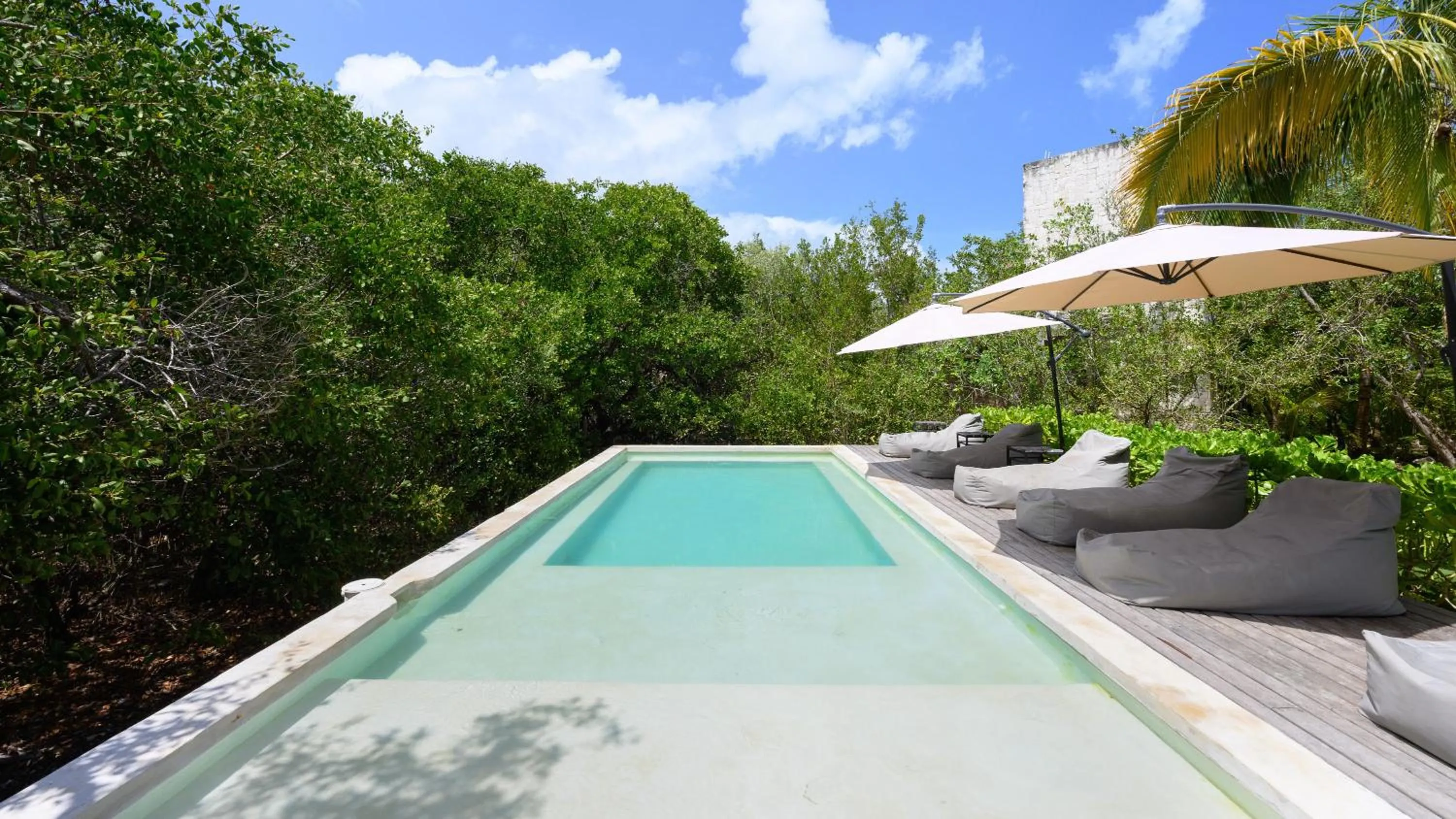 Swimming pool in Vida Silvestre Tulum