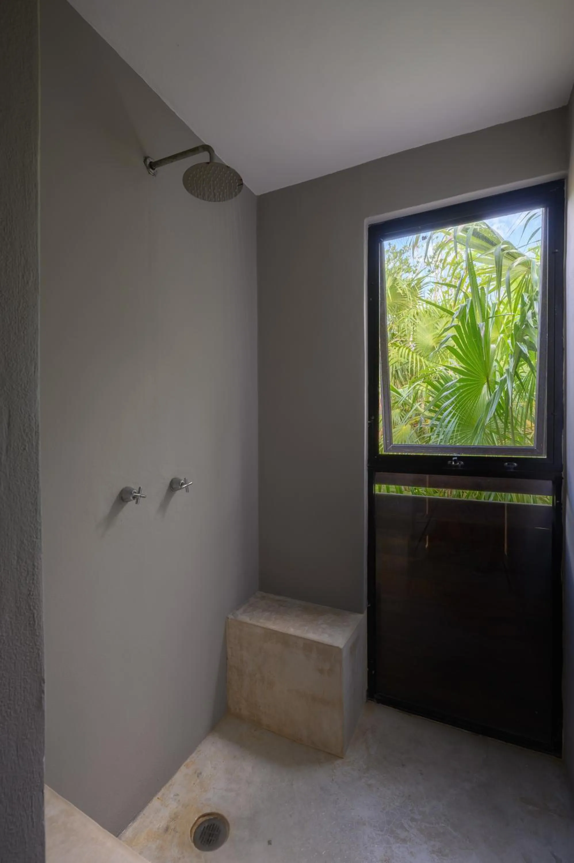 Shower in Vida Silvestre Tulum