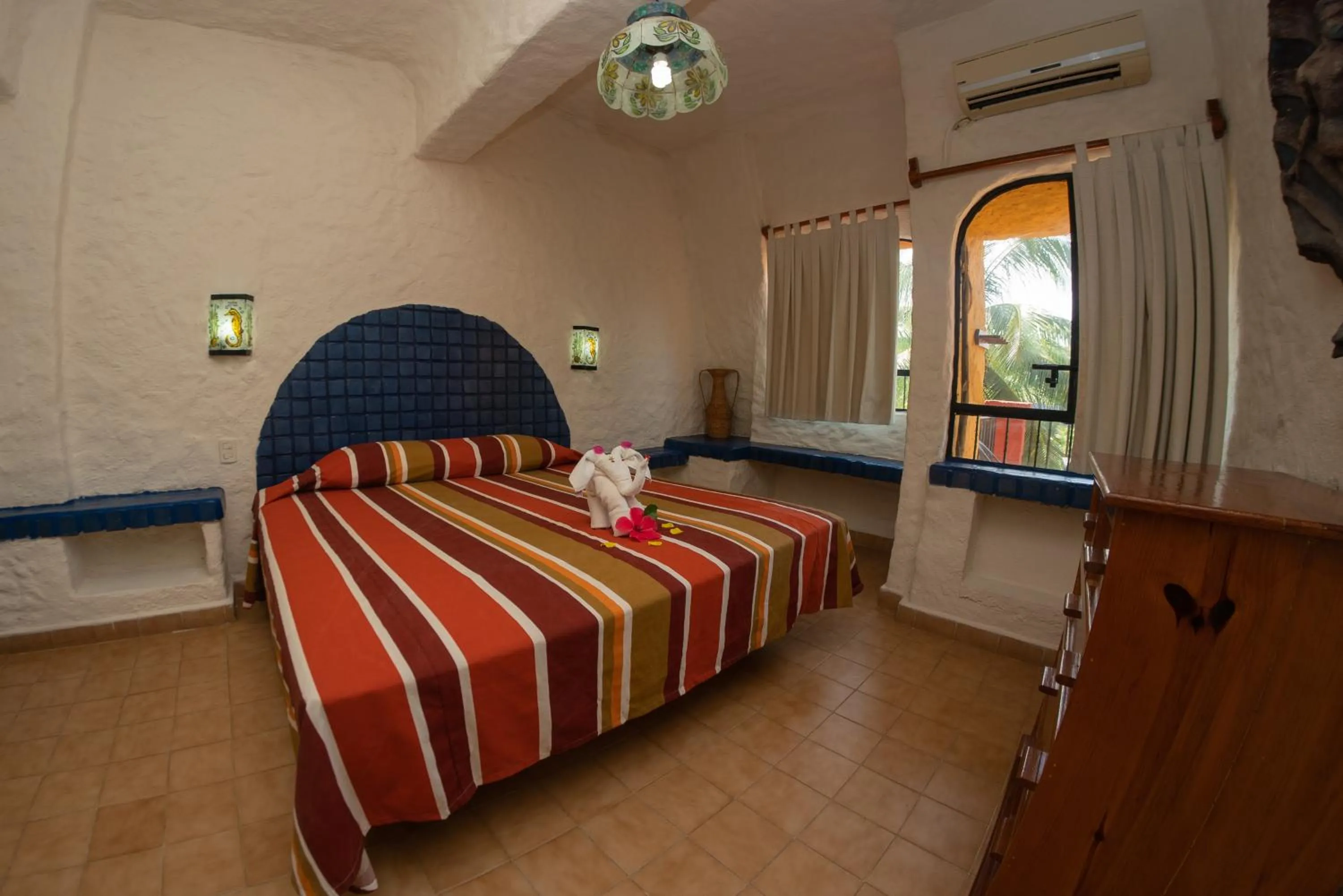 Photo of the whole room in Hotel Puerta Del Mar Ixtapa