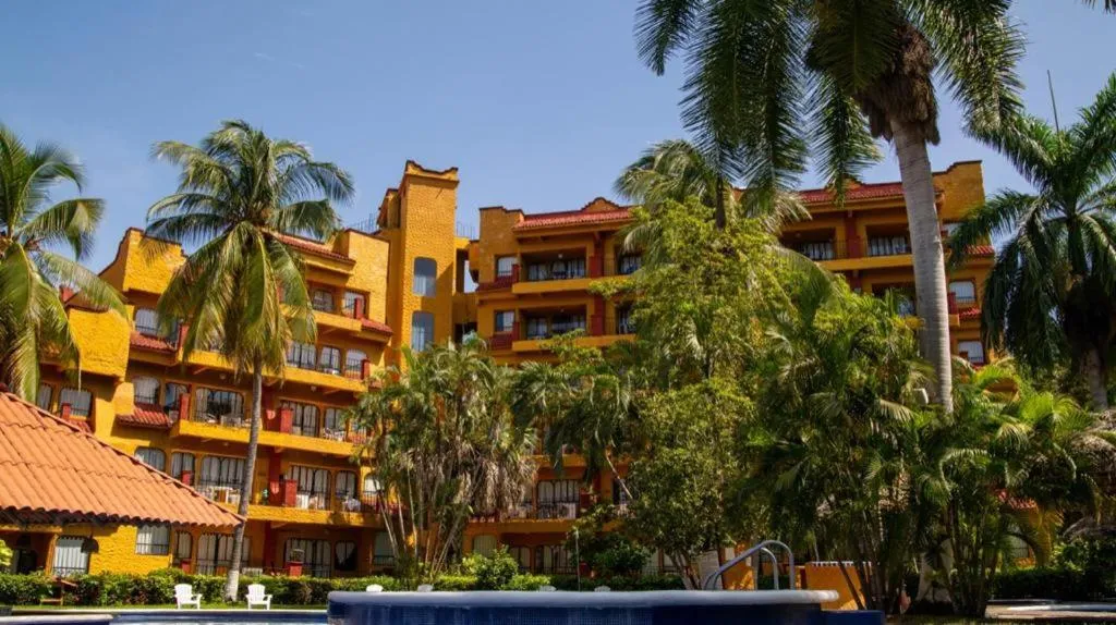 Property building in Hotel Puerta Del Mar Ixtapa