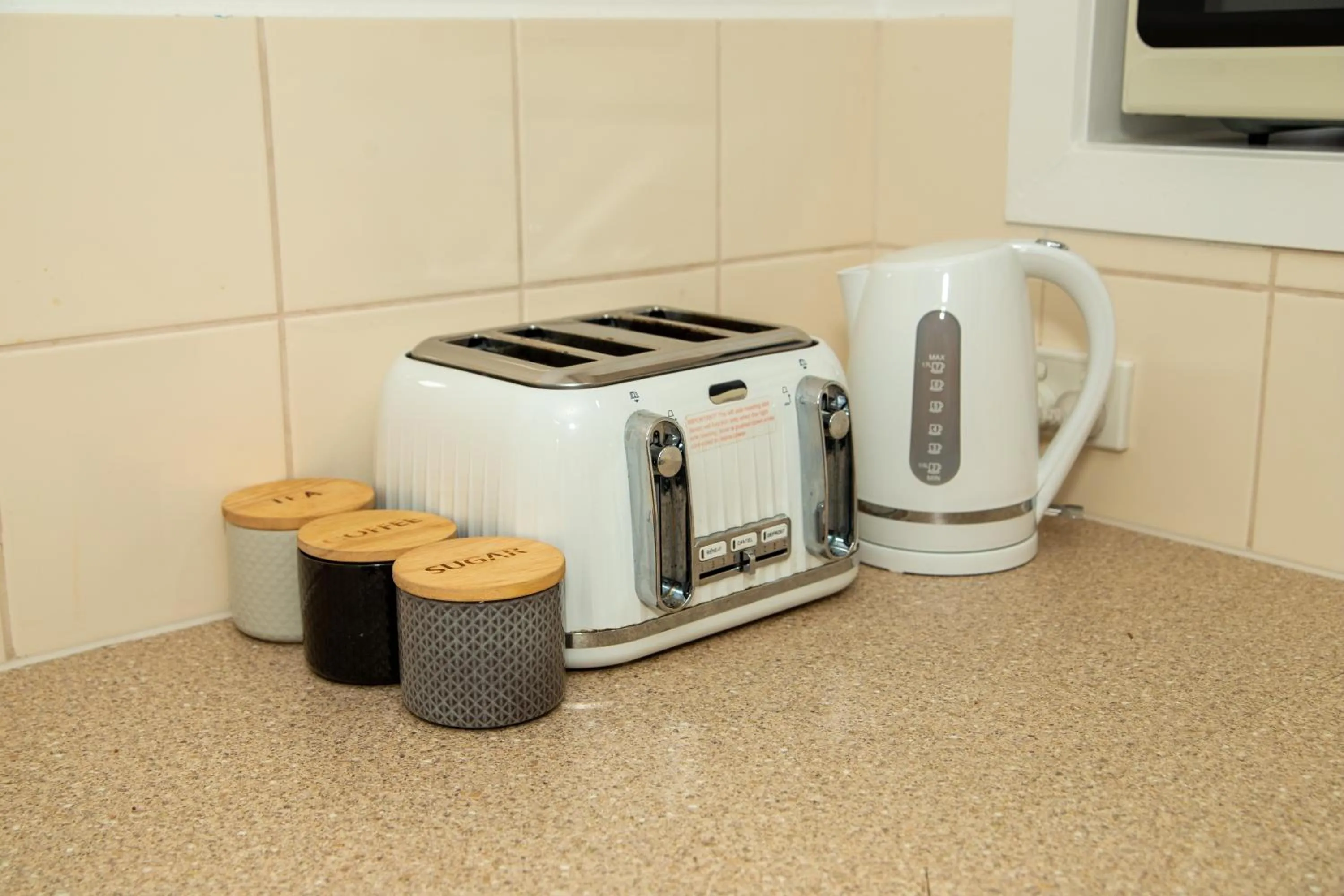 Coffee/tea facilities in Ocean Views Motel Lakes Entrance