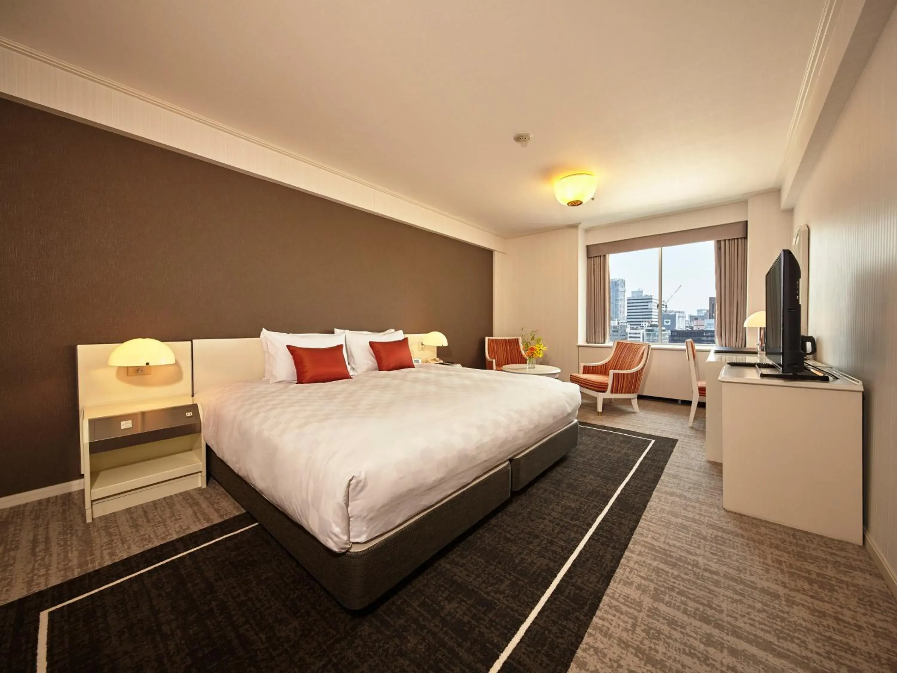 Deluxe King Room - single occupancy - Non-Smoking in Tokyo Prince Hotel Deluxe King Room - single occupancy - Non-Smoking in Tokyo Prince Hotel