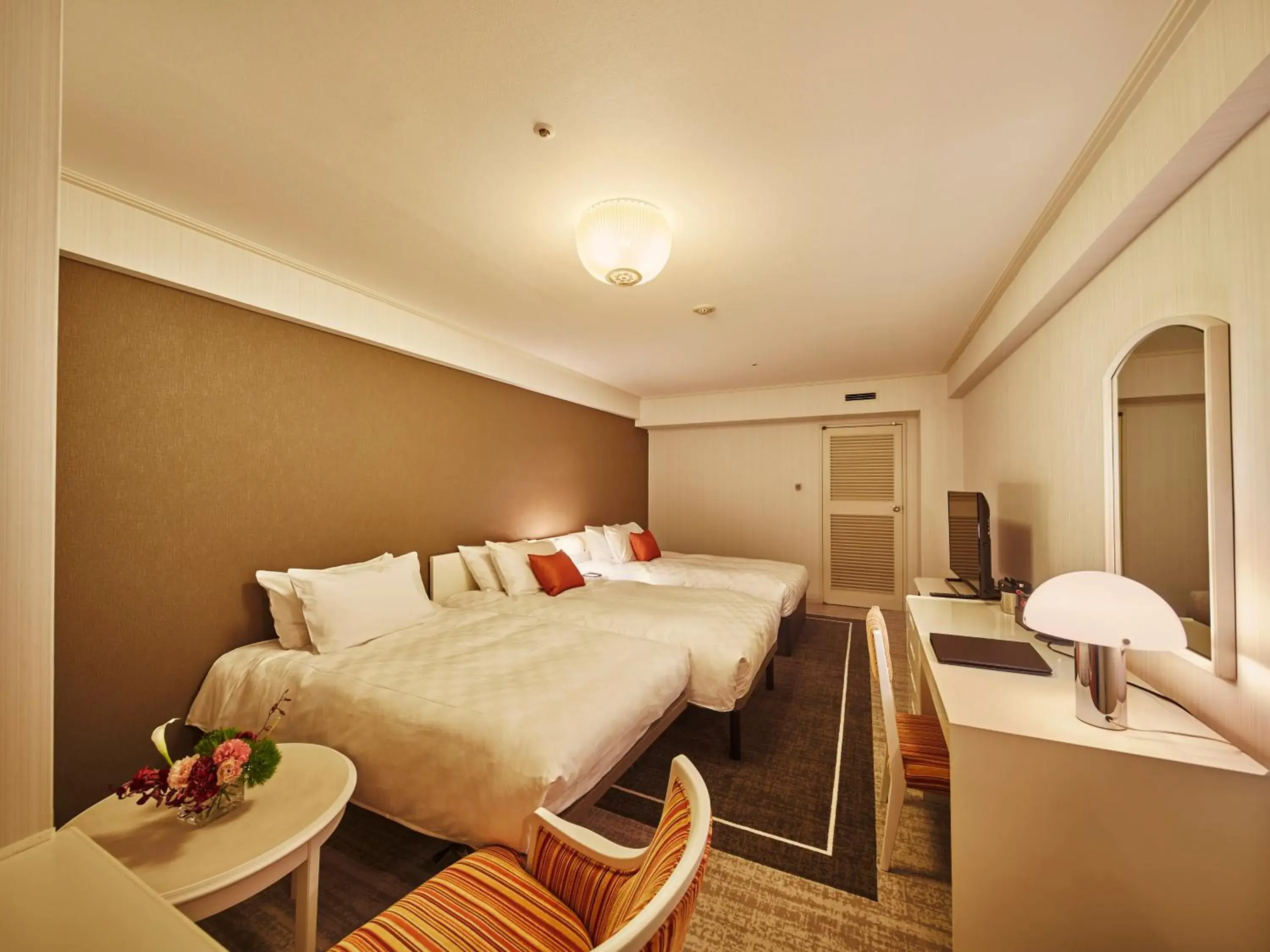 Deluxe Twin Room with Extra Bed - Non-Smoking in Tokyo Prince Hotel Deluxe Twin Room with Extra Bed - Non-Smoking in Tokyo Prince Hotel