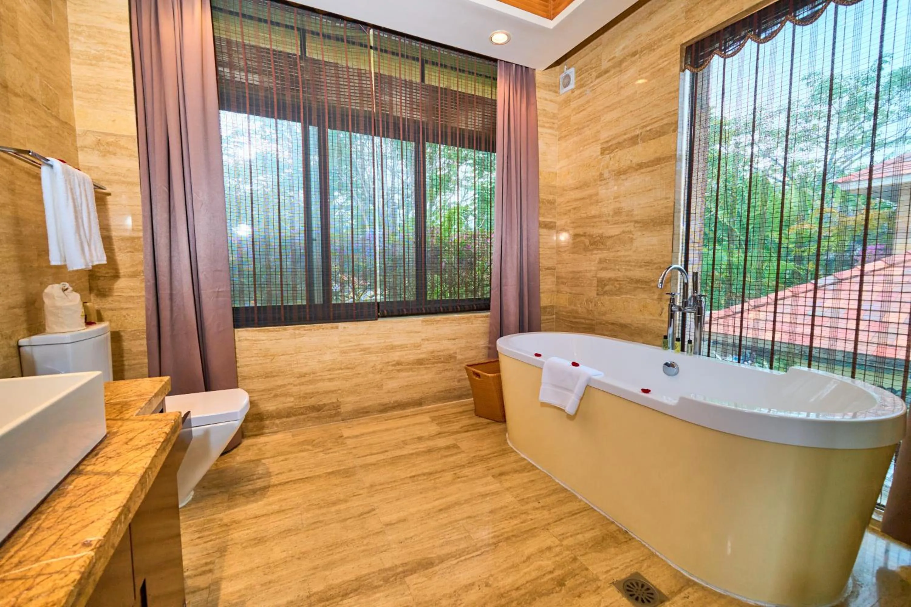 Bathroom in Grand Metropark Villa Resort Sanya Yalong Bay