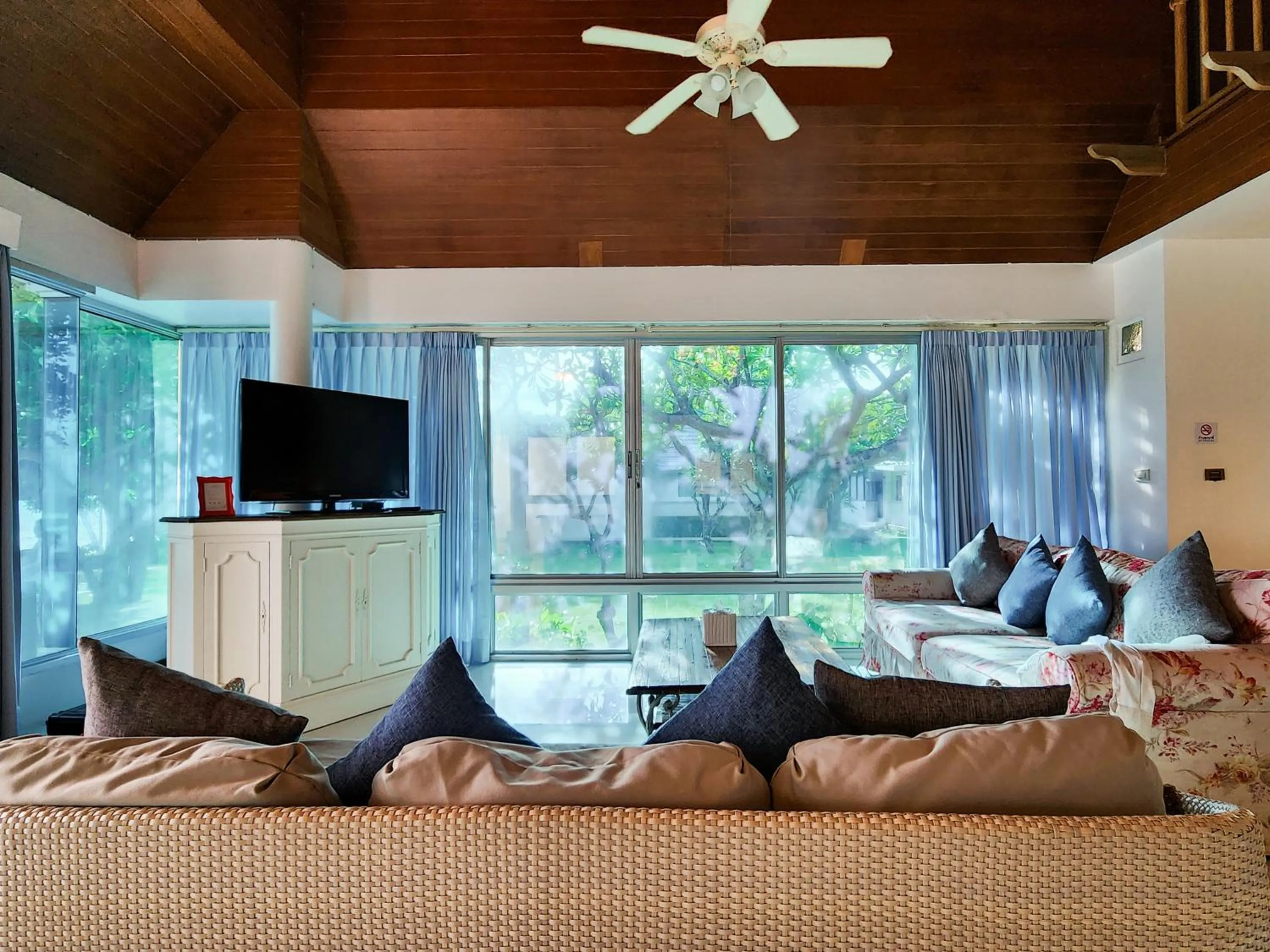 TV and multimedia in Bandara On Sea, Rayong