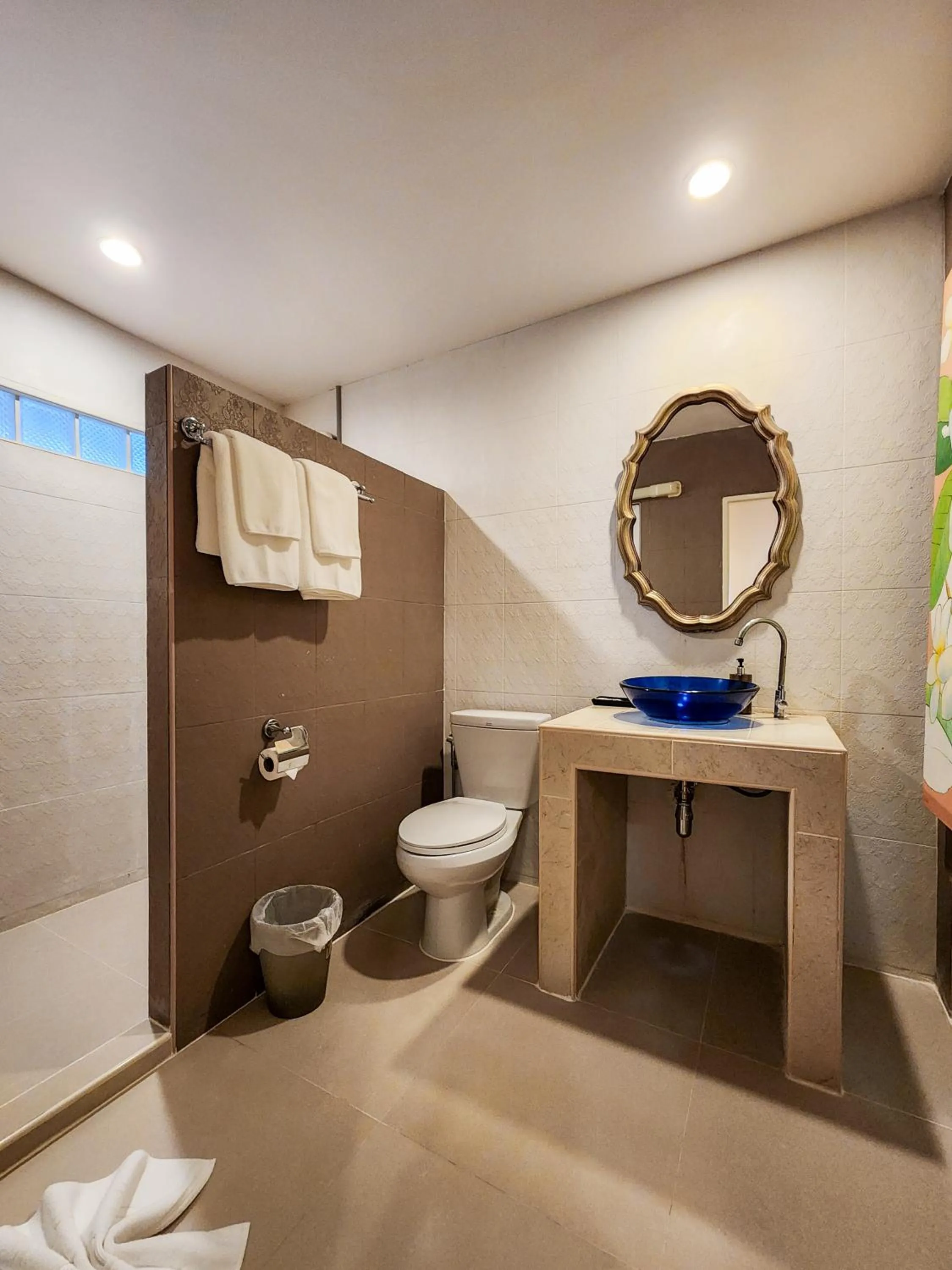 Shower in Bandara On Sea, Rayong