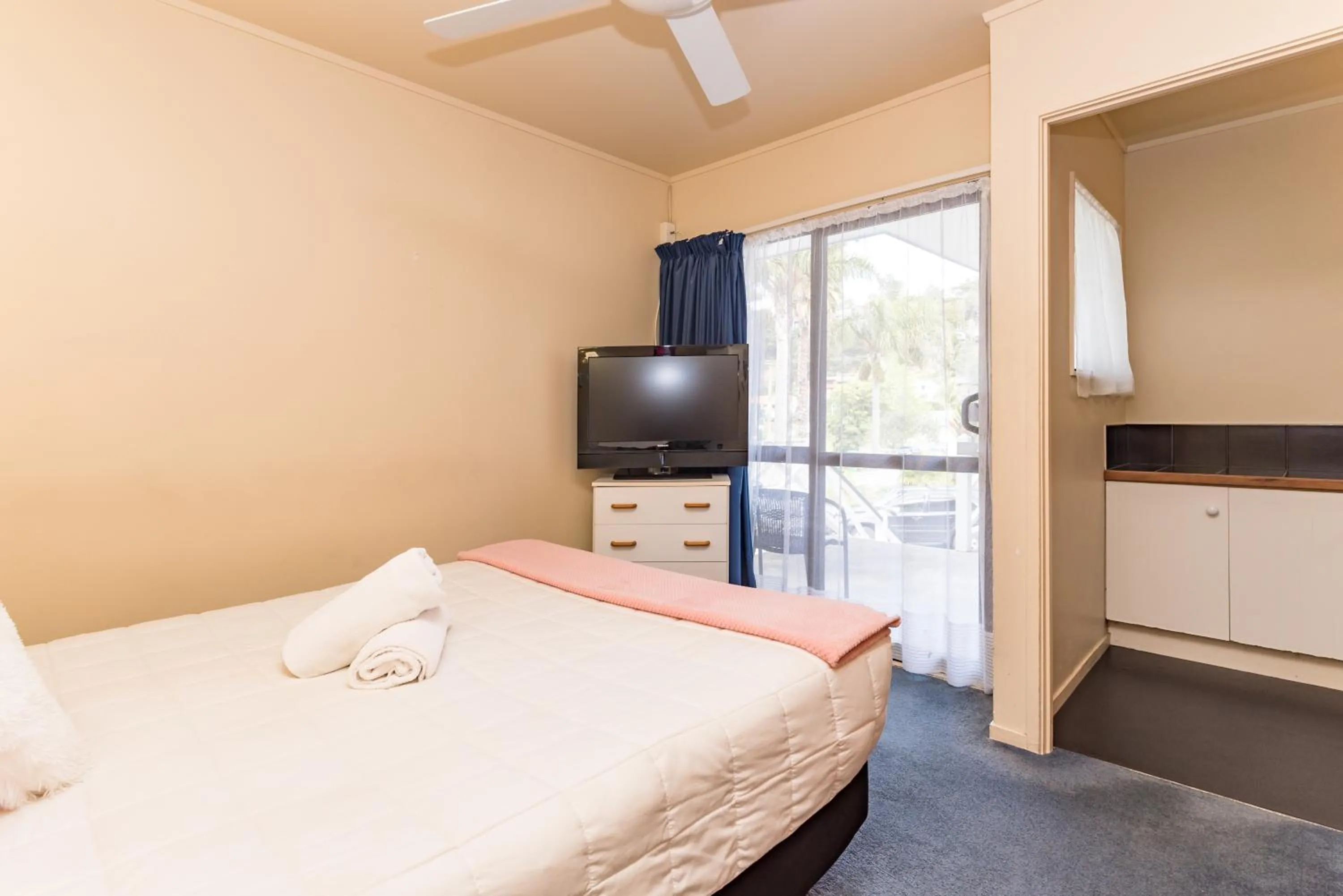 Bed in Dolphin Motel