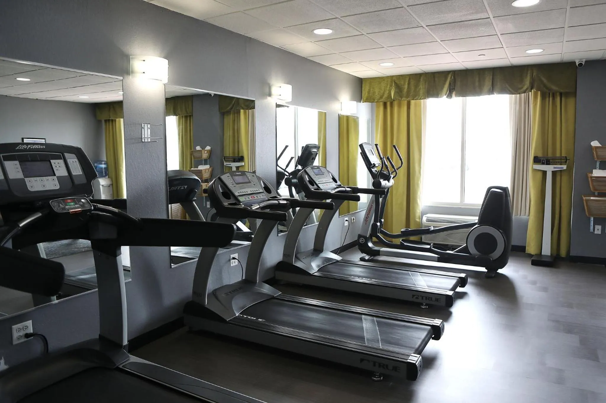 Fitness centre/facilities in Holiday Inn Chicago/Oak Brook by IHG