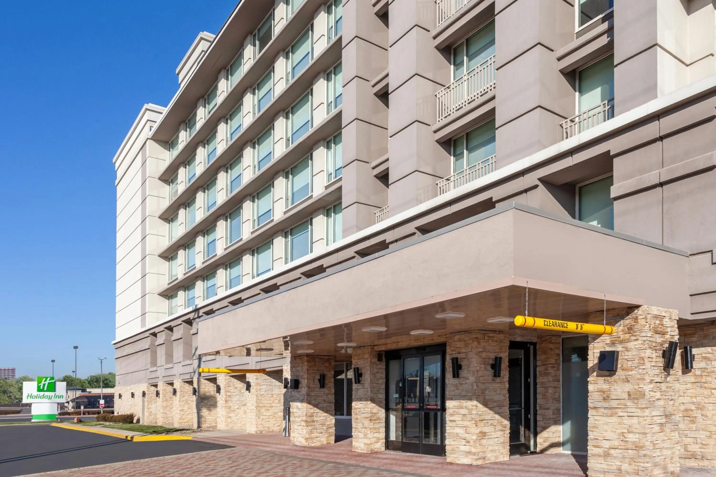 Holiday Inn Chicago/Oak Brook by IHG