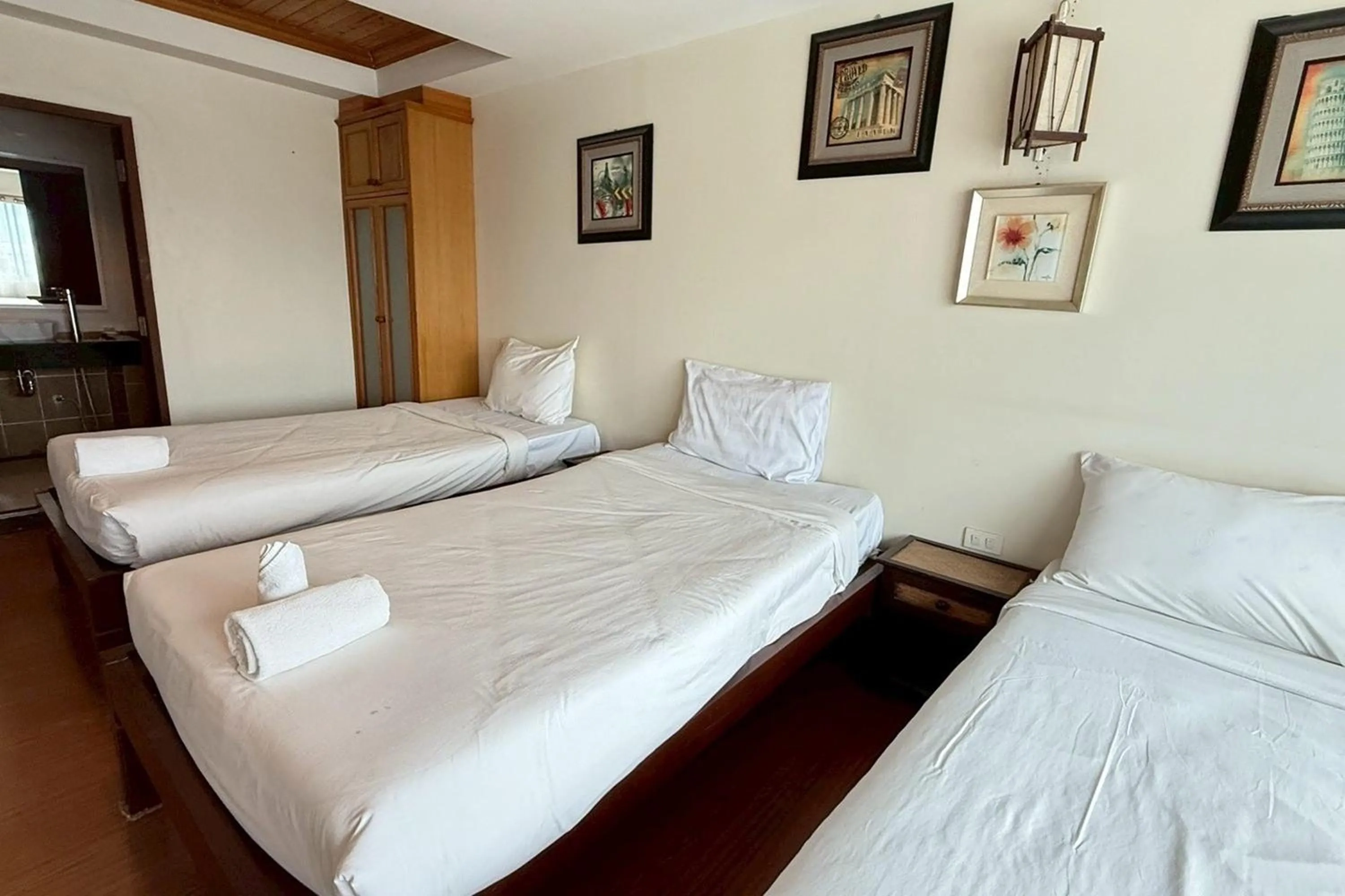 Photo of the whole room, Bed in Maekhong Delta Boutique Hotel