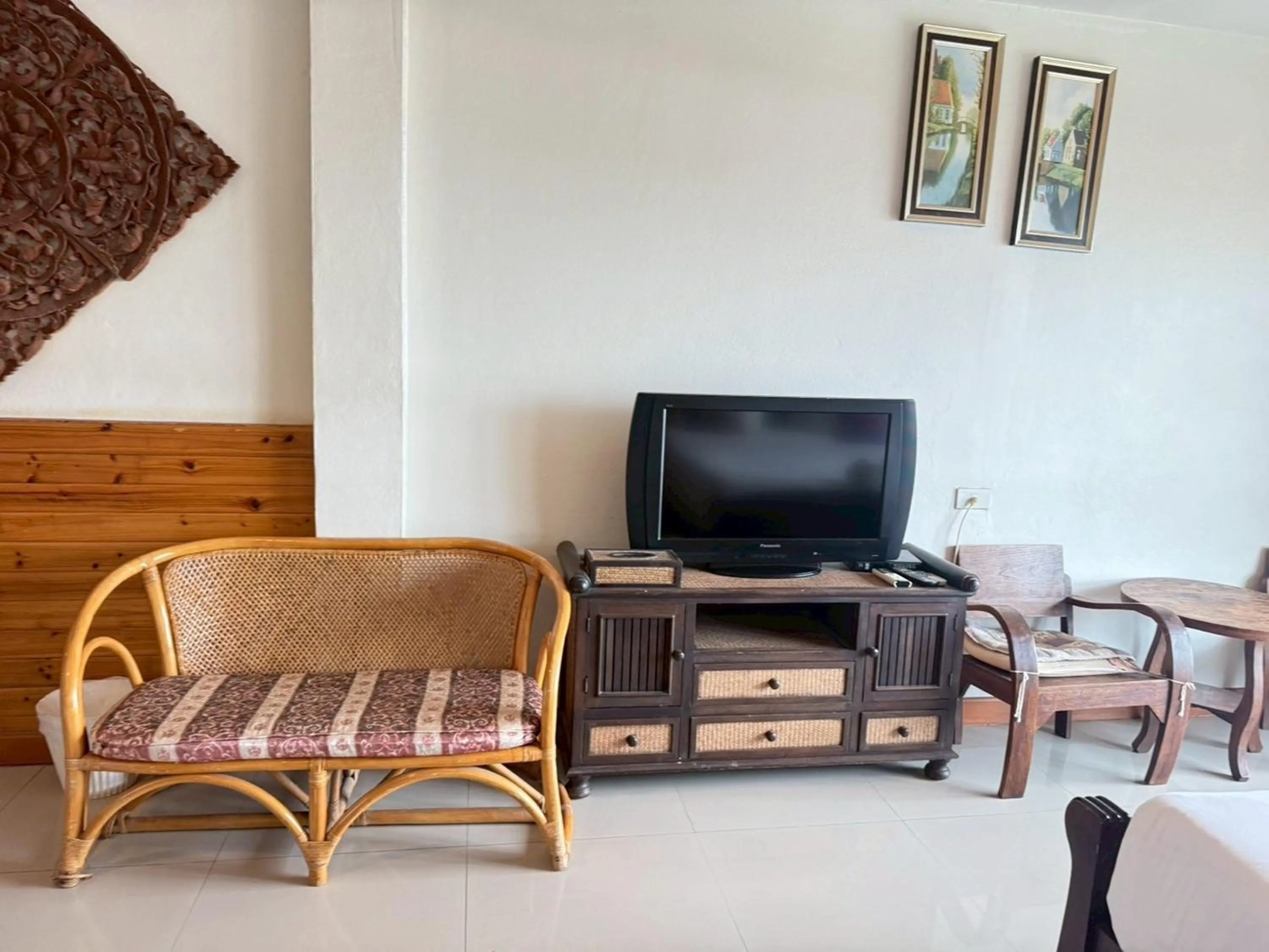 TV and multimedia in Maekhong Delta Boutique Hotel