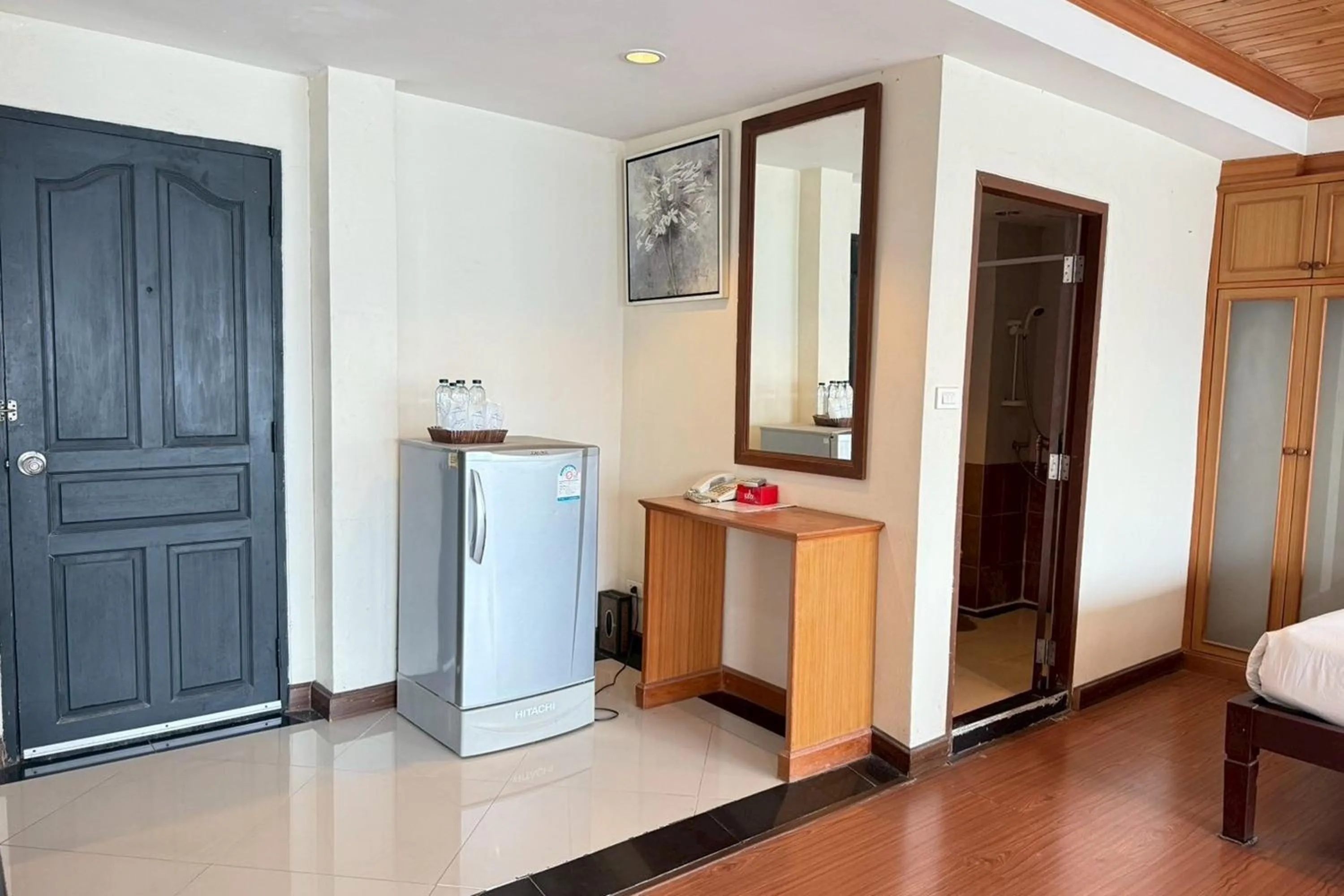 Photo of the whole room, Bed in Maekhong Delta Boutique Hotel