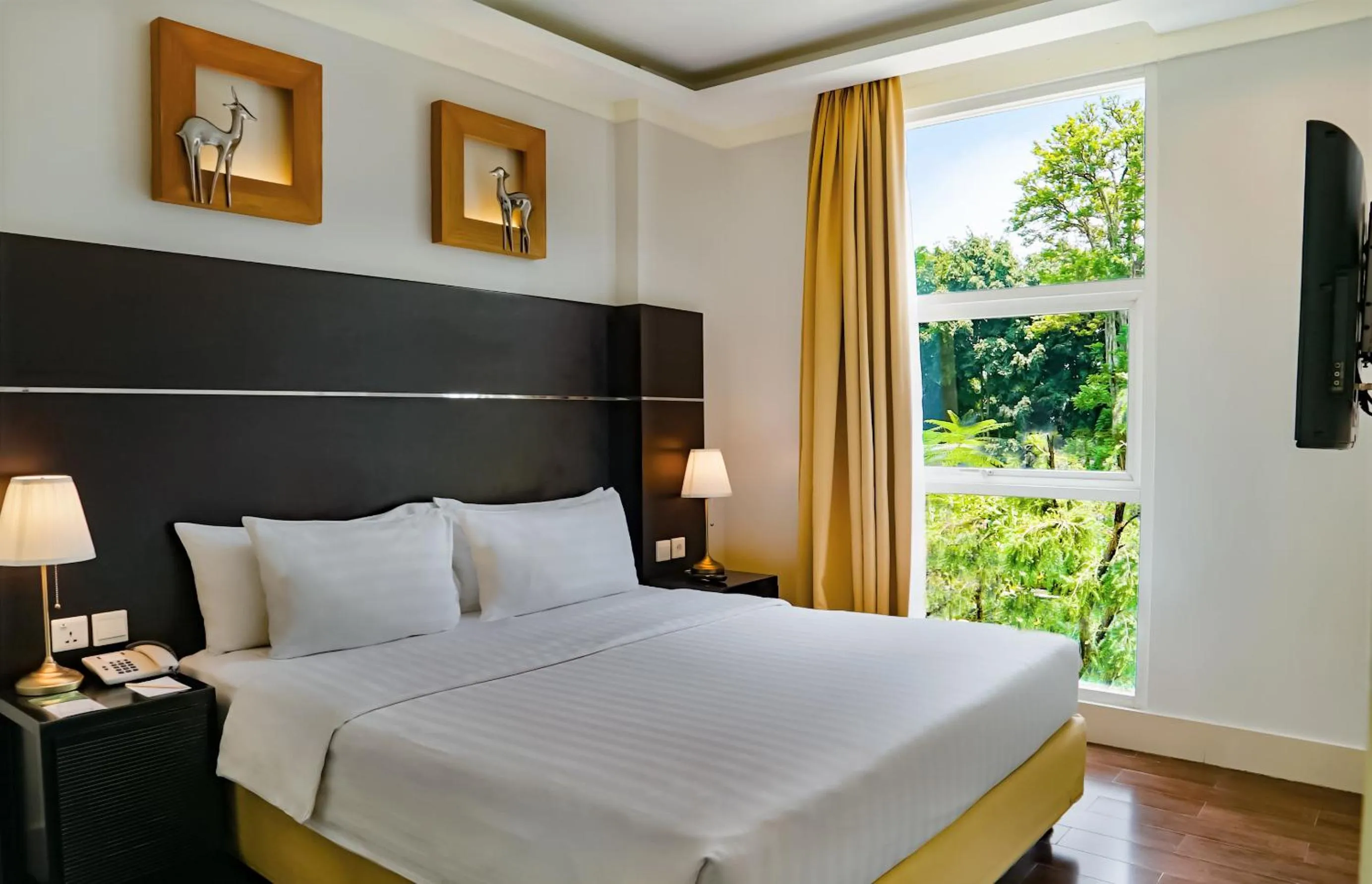 Bed in Aston Bogor Hotel and Resort
