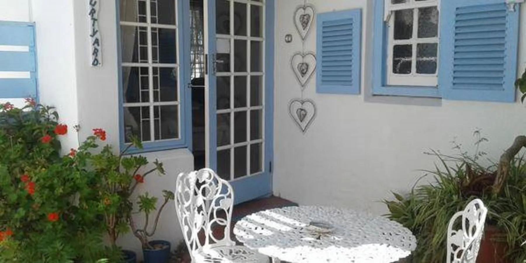 Patio in Eastbury Cottage