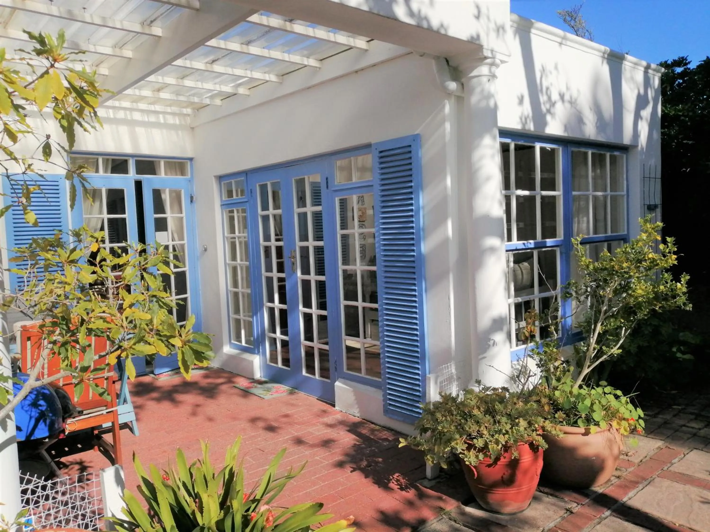 Facade/entrance in Eastbury Cottage