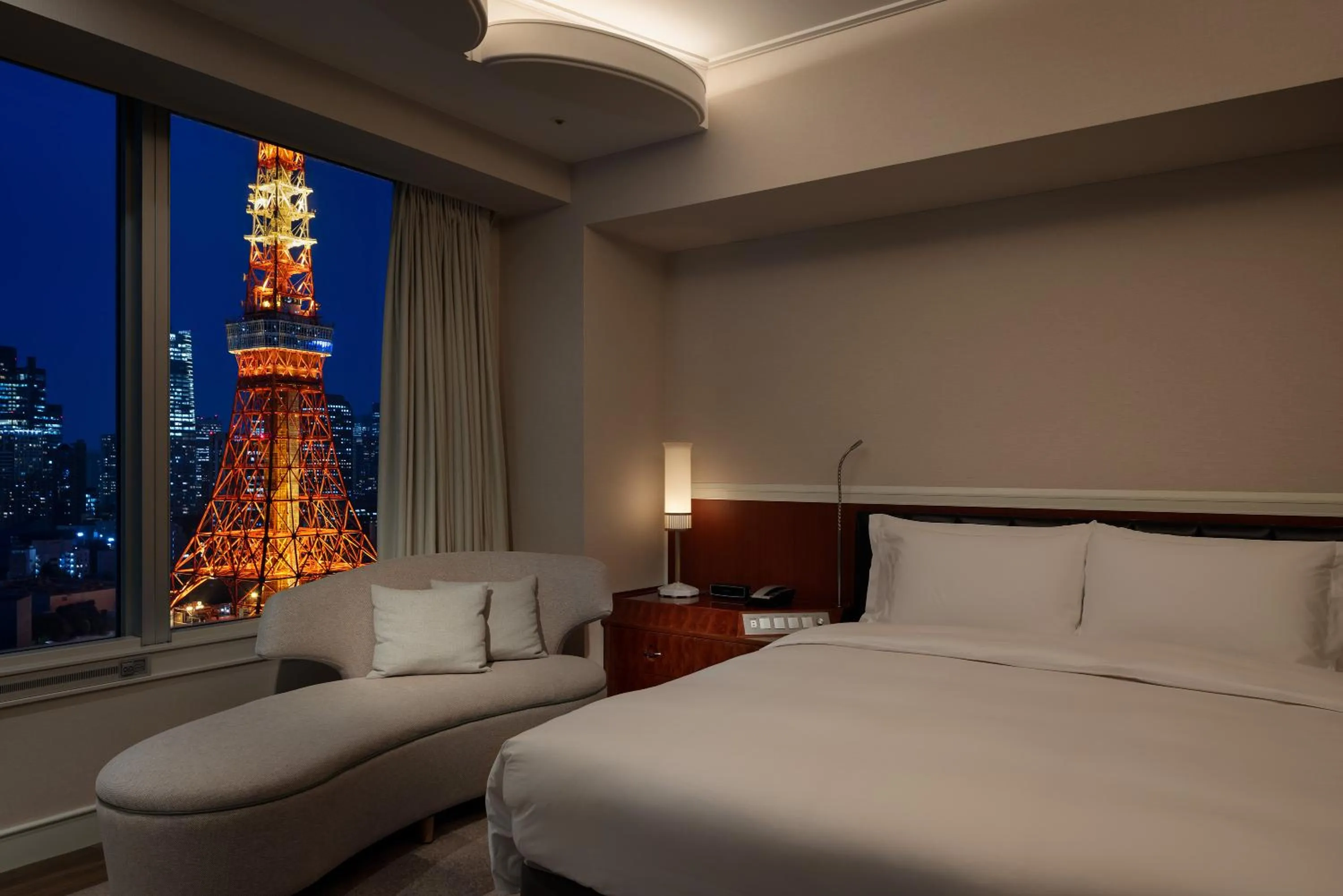 Bed in The Prince Park Tower Tokyo - Preferred Hotels & Resorts, LVX Collection