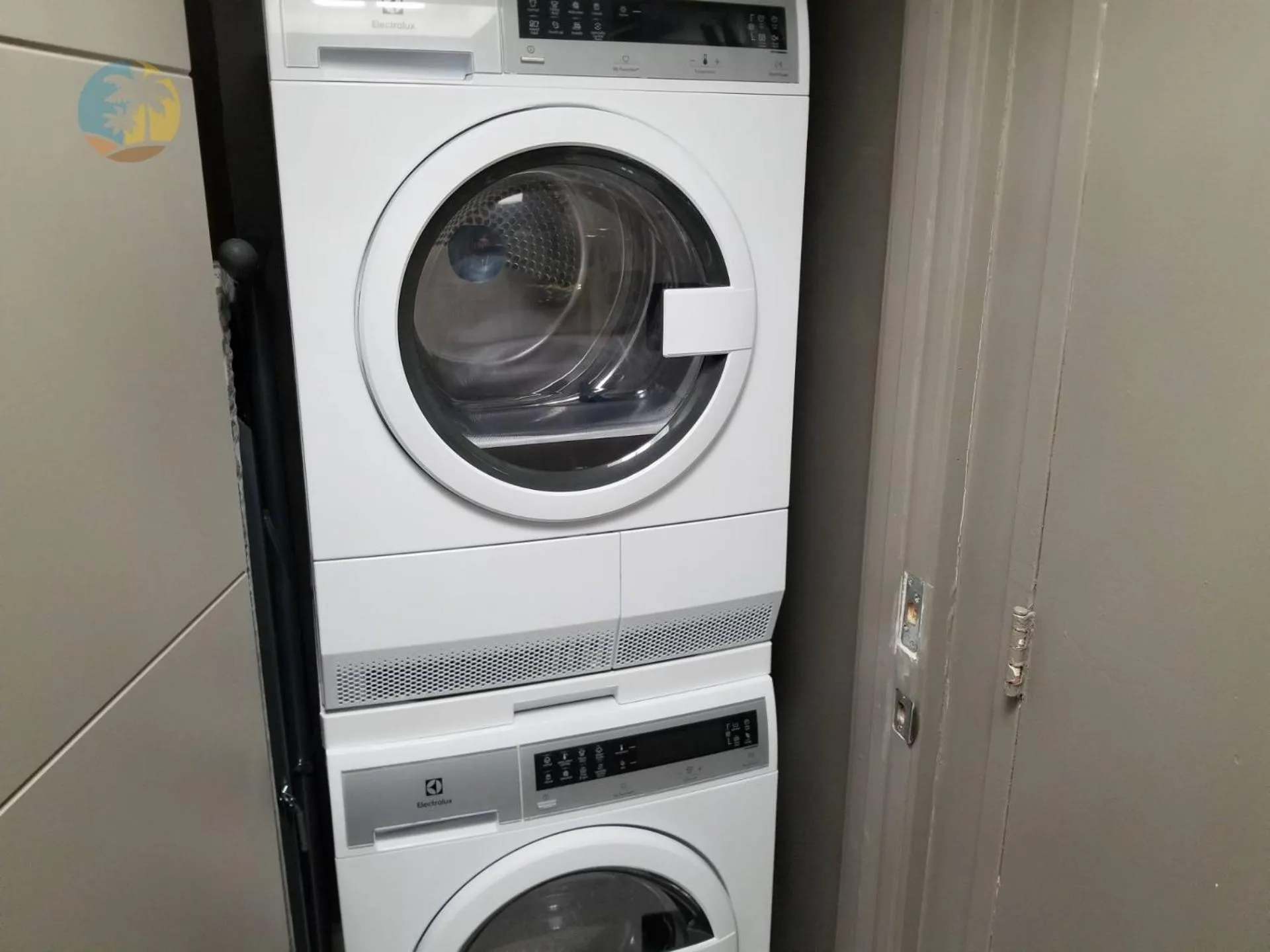 Luxury Beach Resort - HORA RENTALS