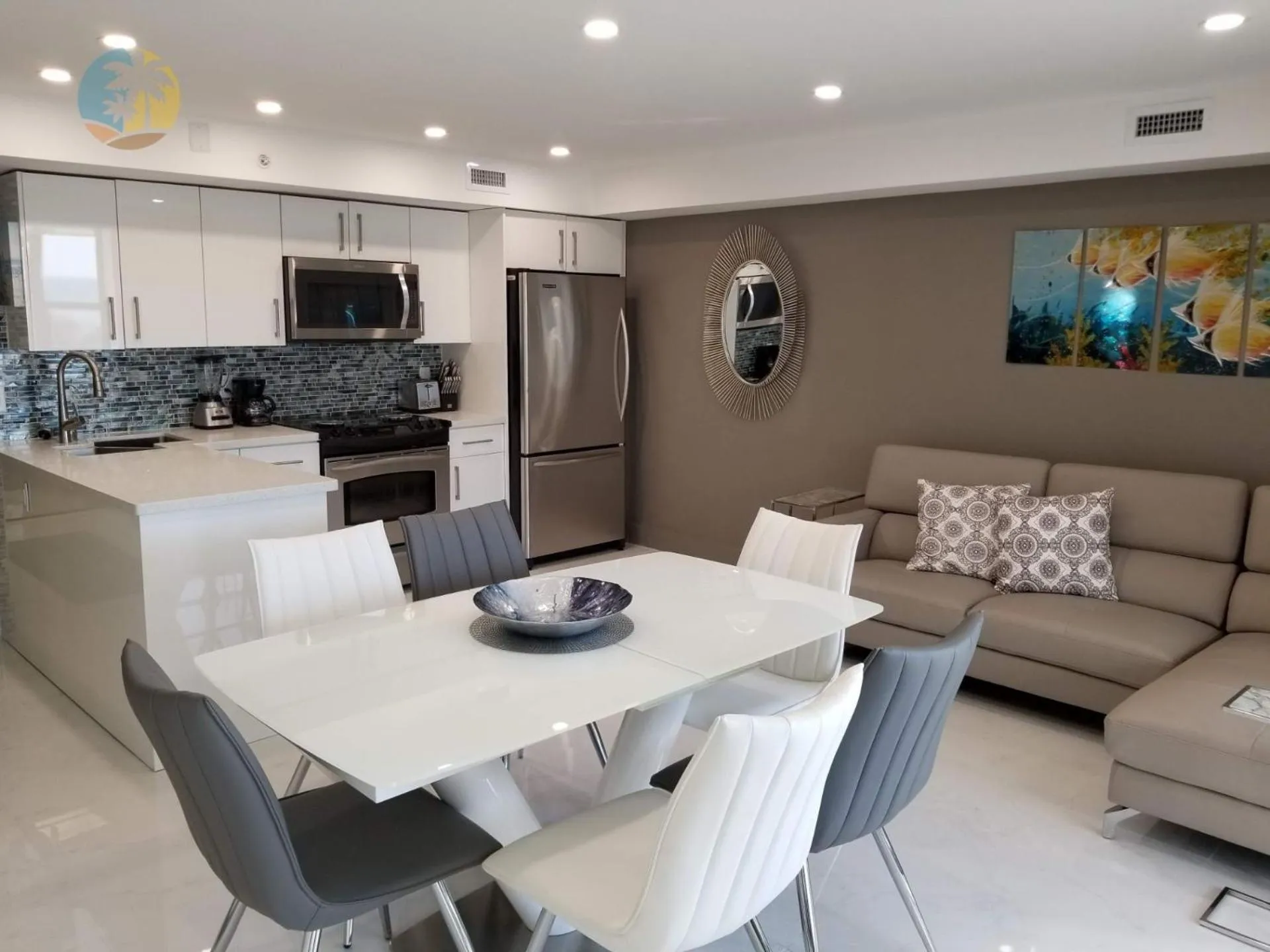 Luxury Beach Resort - HORA RENTALS