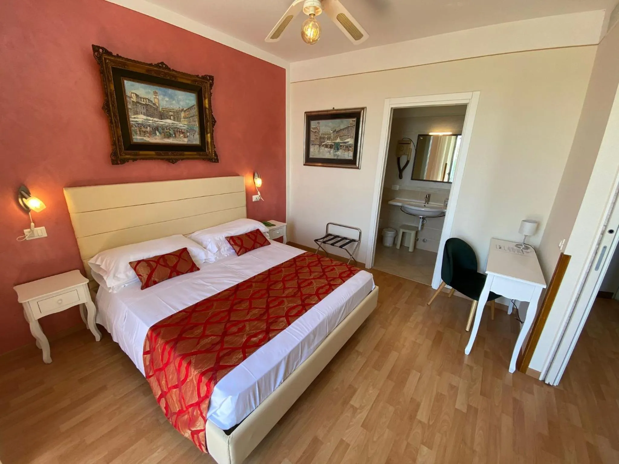 Photo of the whole room, Bed in Hotel San Marco