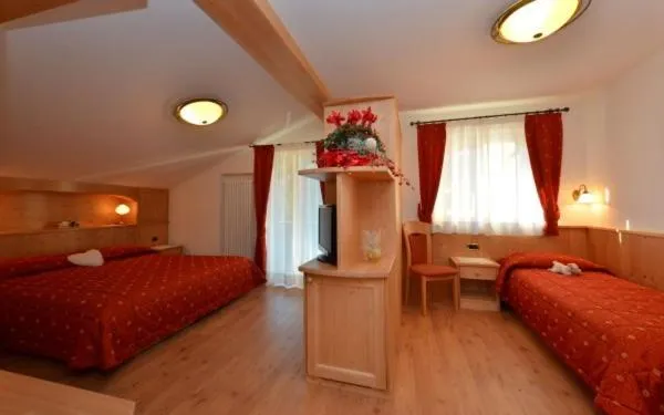 Photo of the whole room in Hotel Zirmes