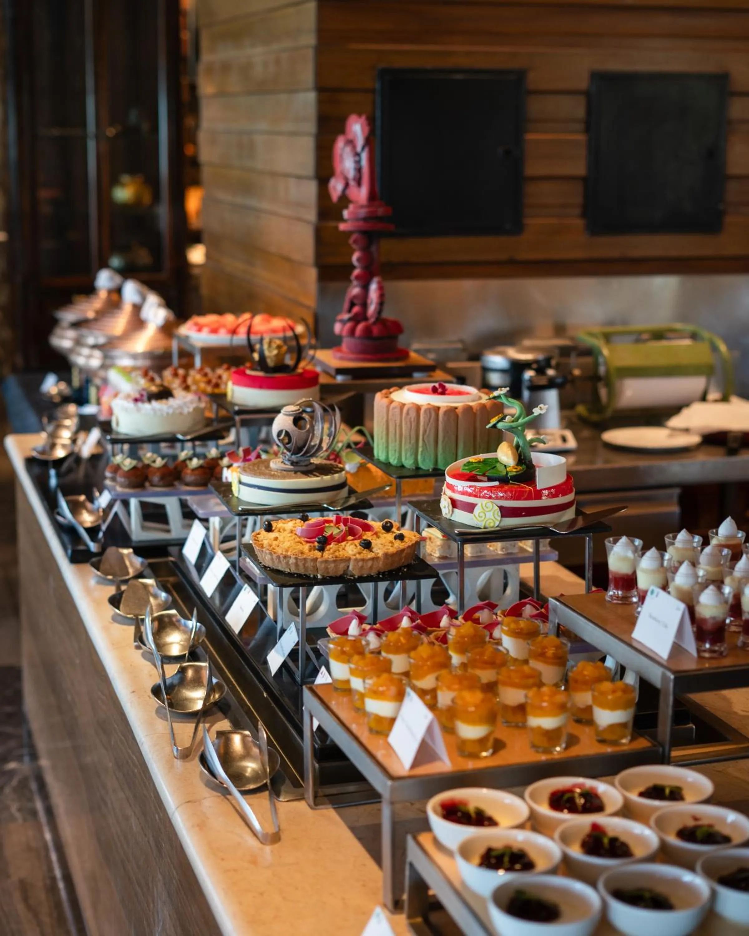 Restaurant/places to eat in Hilton Chennai