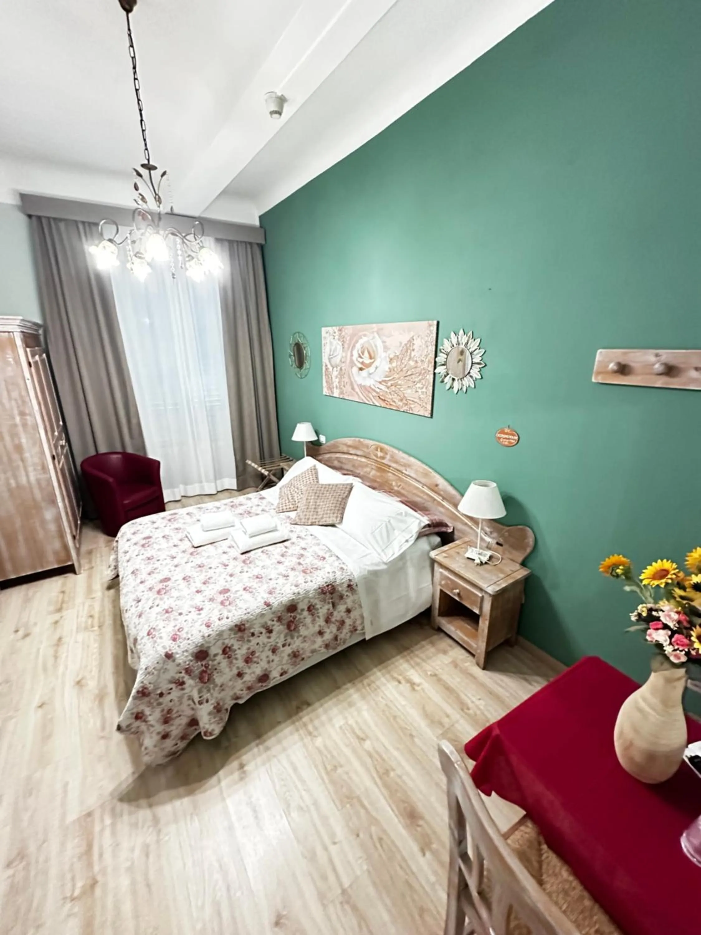 Photo of the whole room, Bed in Cicerone Guest House