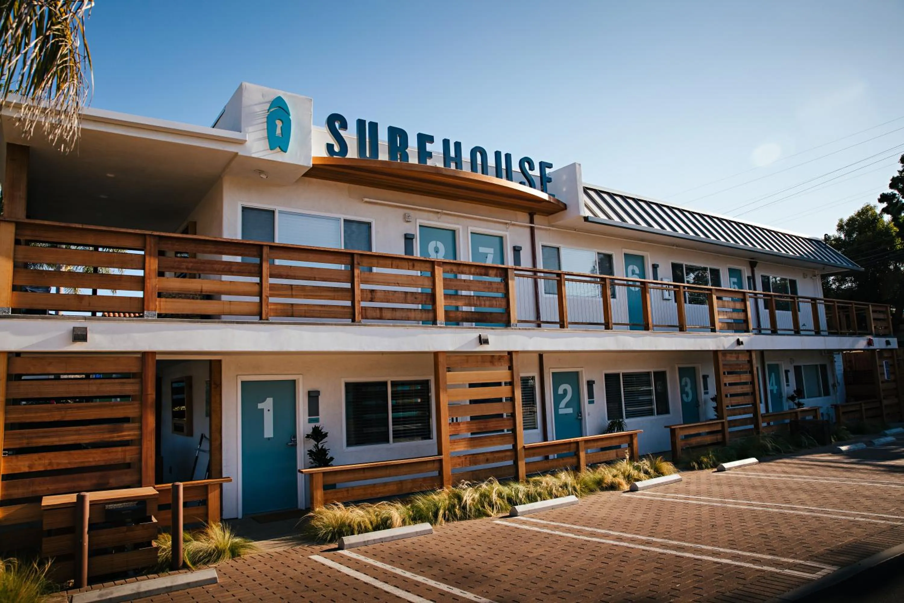 Property building in Surfhouse