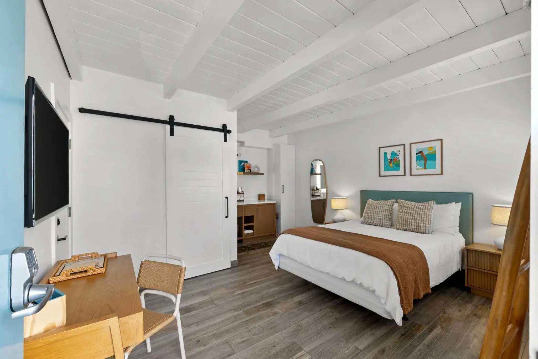 Deluxe Queen Room in Surfhouse Deluxe Queen Room in Surfhouse