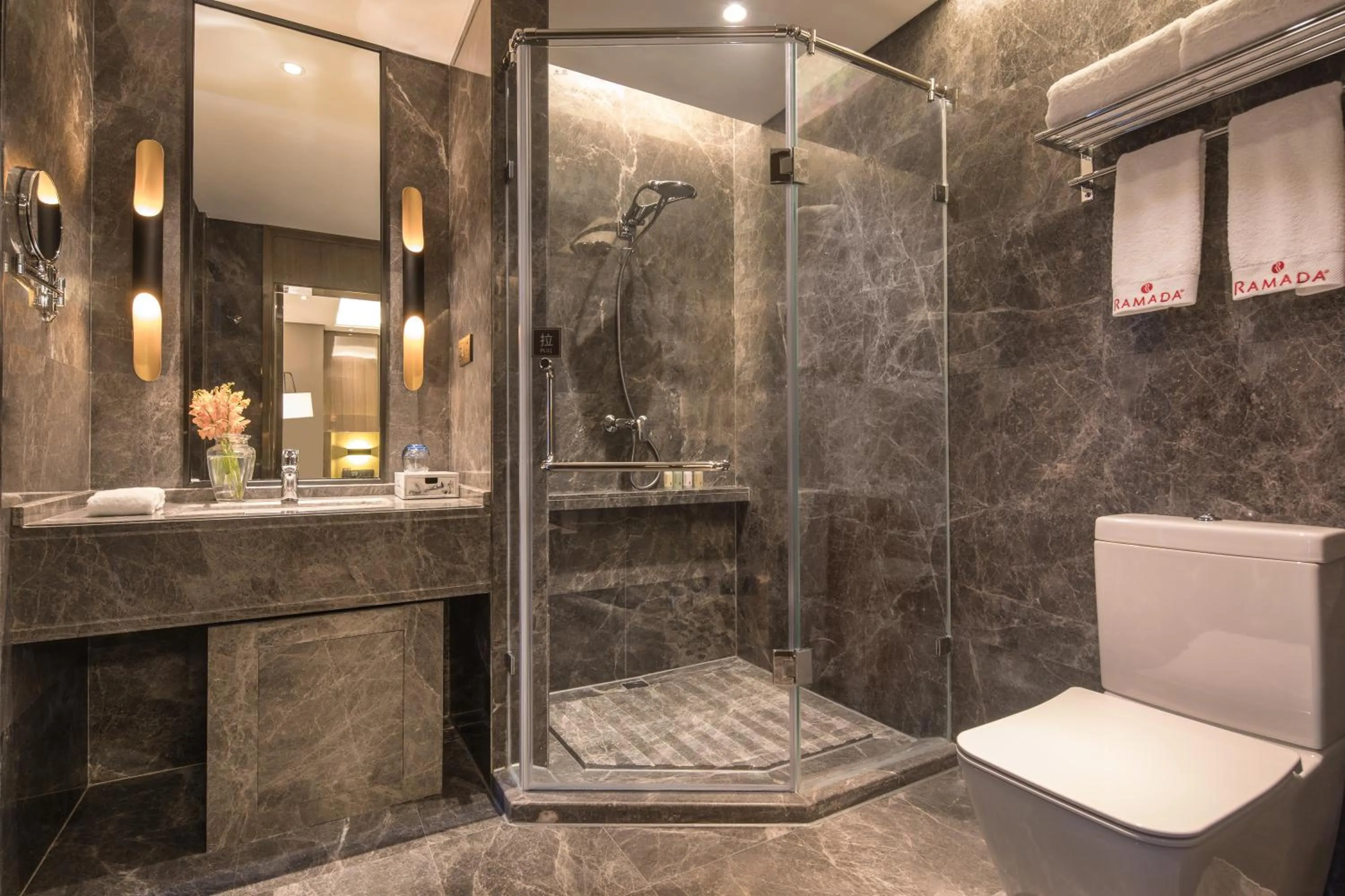 Bathroom in Leshan Ramada Hotel