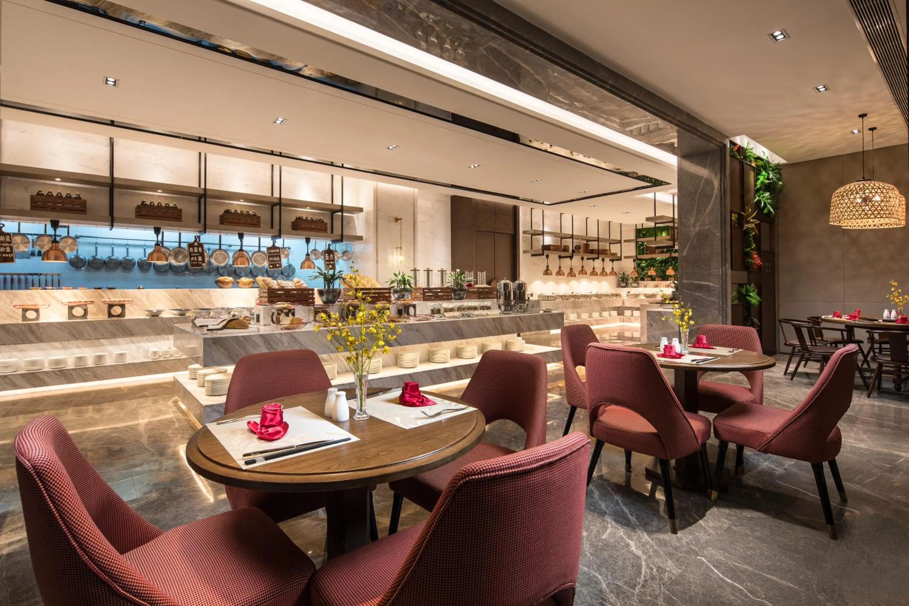 Restaurant/places to eat in Leshan Ramada Hotel