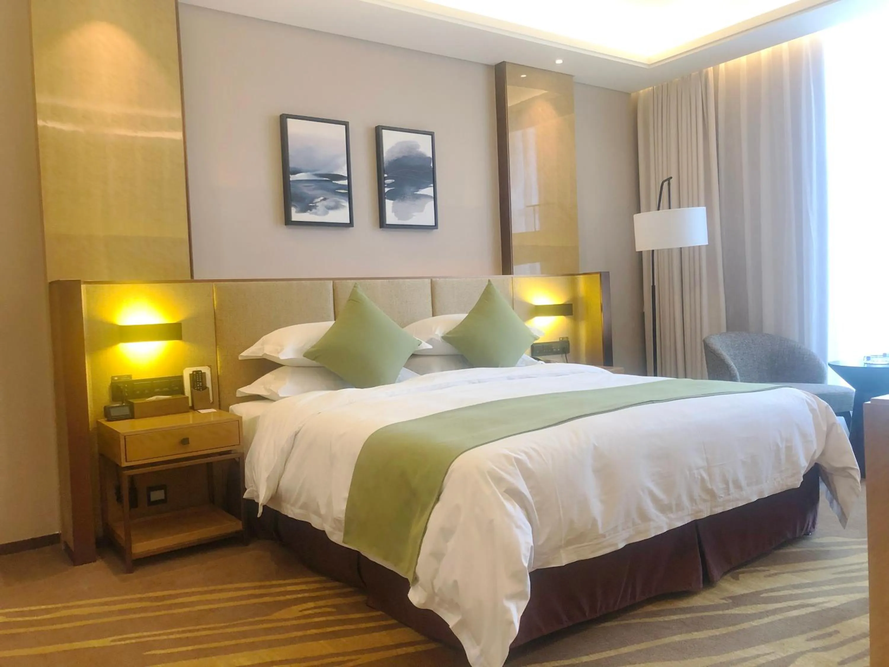 Bed in Leshan Ramada Hotel