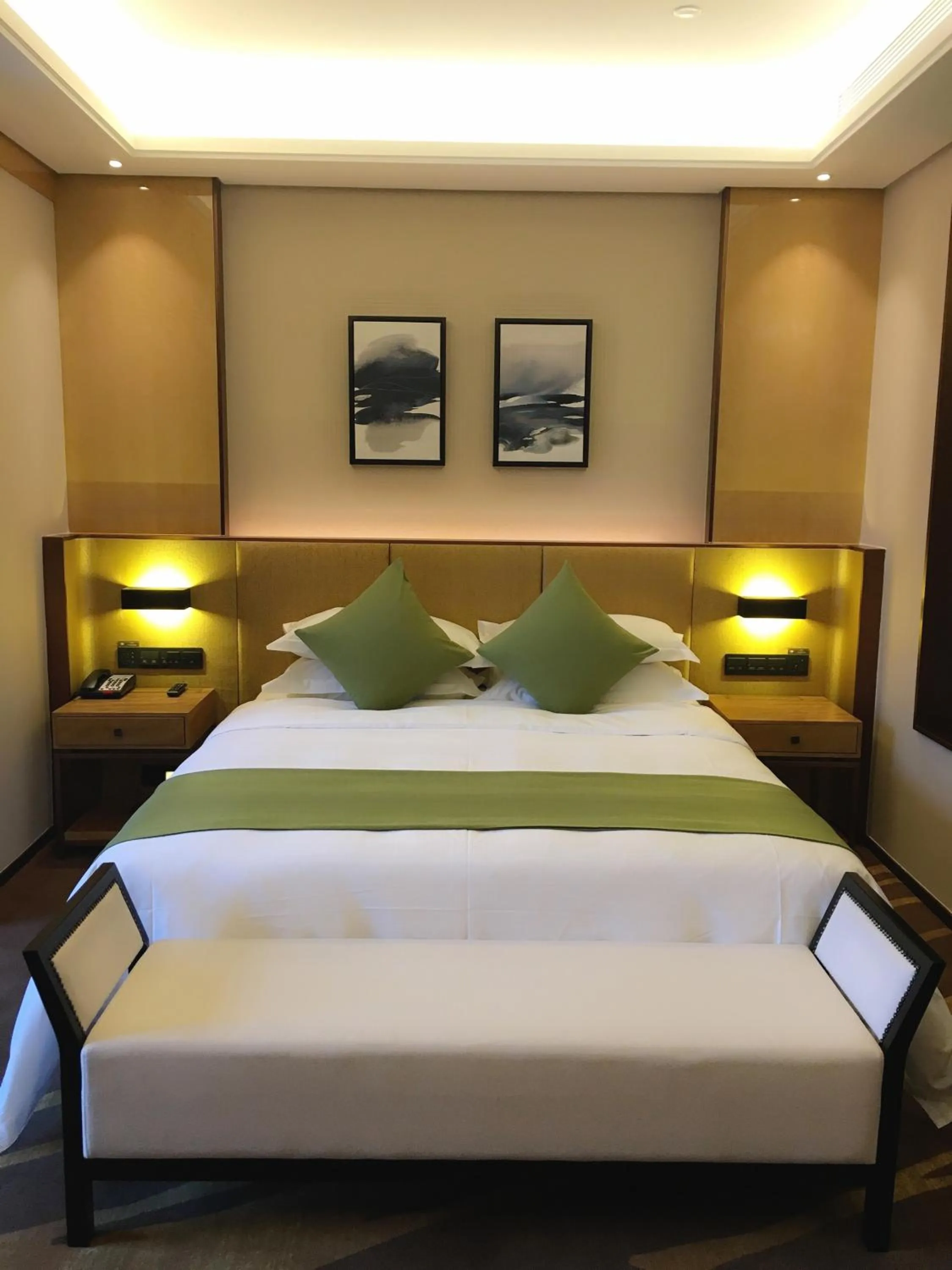 Bed in Leshan Ramada Hotel