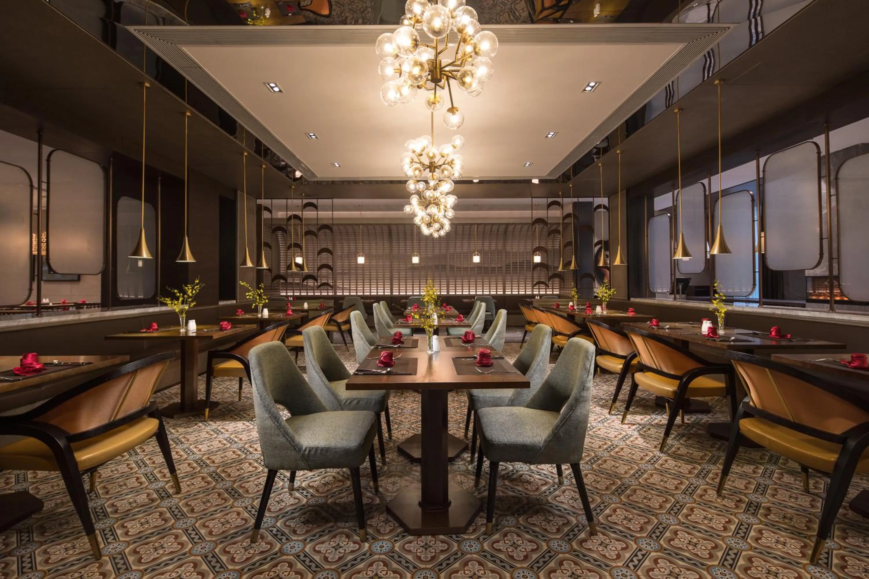 Restaurant/places to eat in Leshan Ramada Hotel