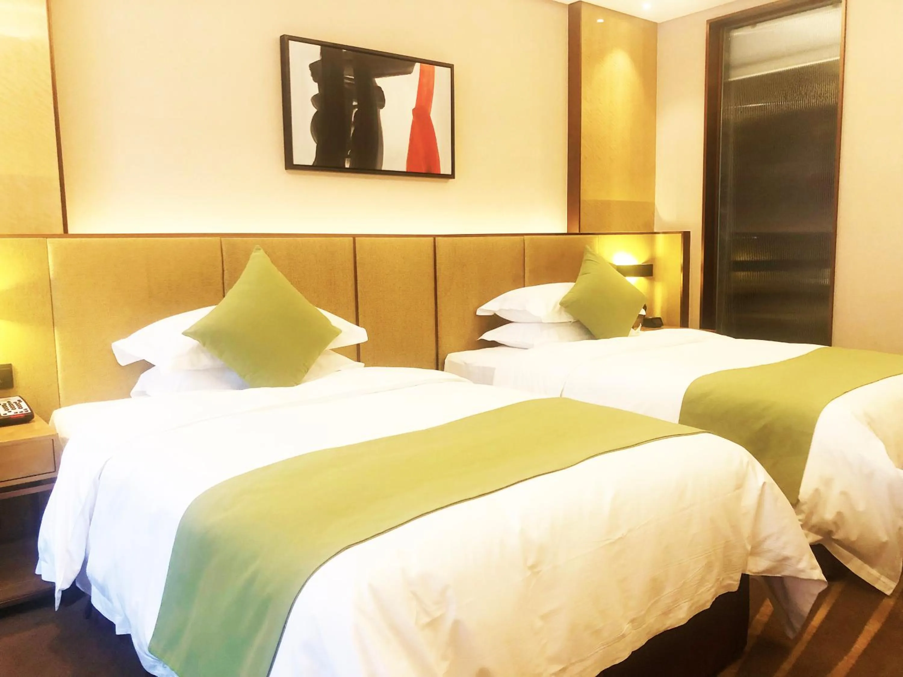 Bed in Leshan Ramada Hotel