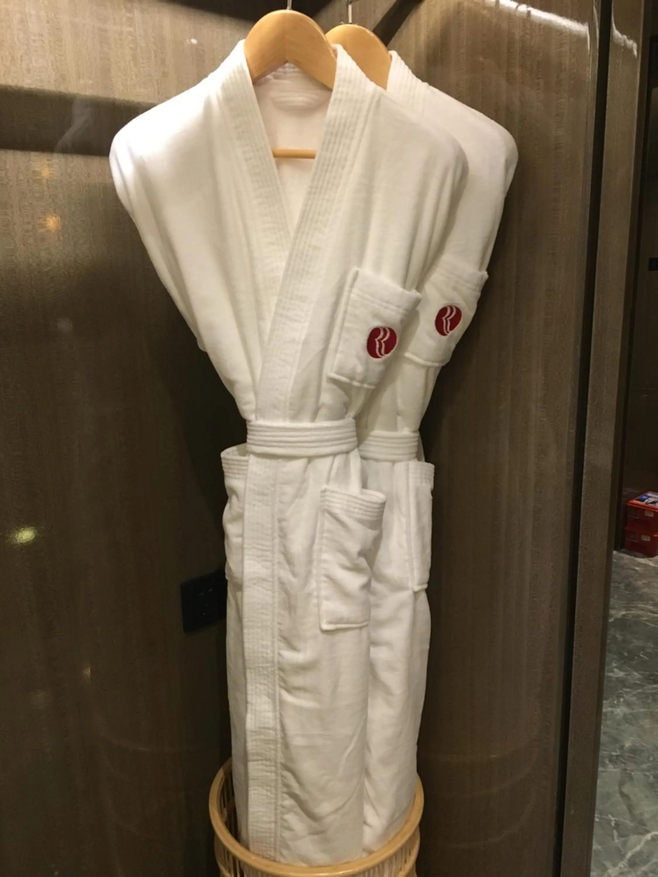 wardrobe in Leshan Ramada Hotel