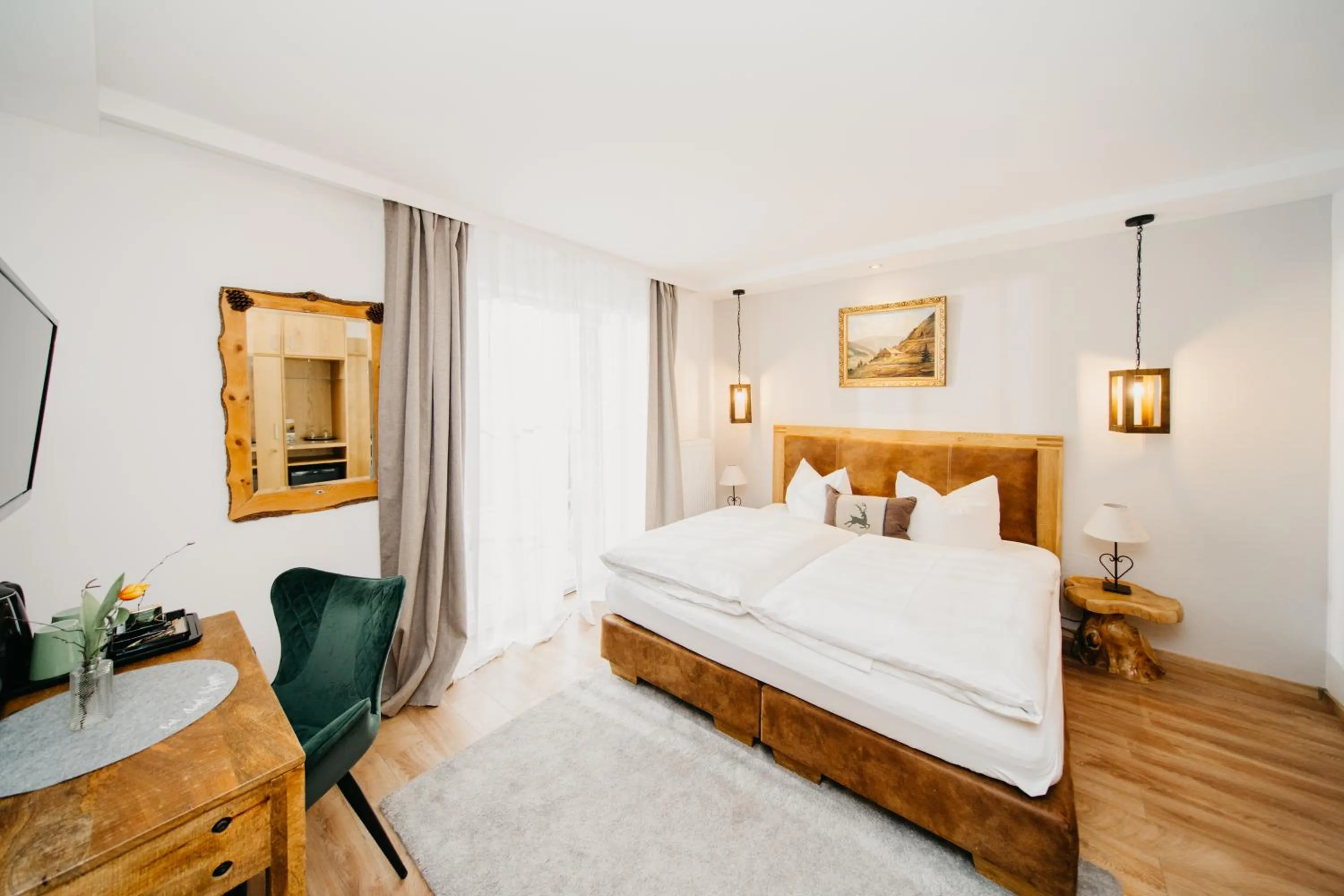 Photo of the whole room, Bed in Schwarzwald-Hotel Kraeutle