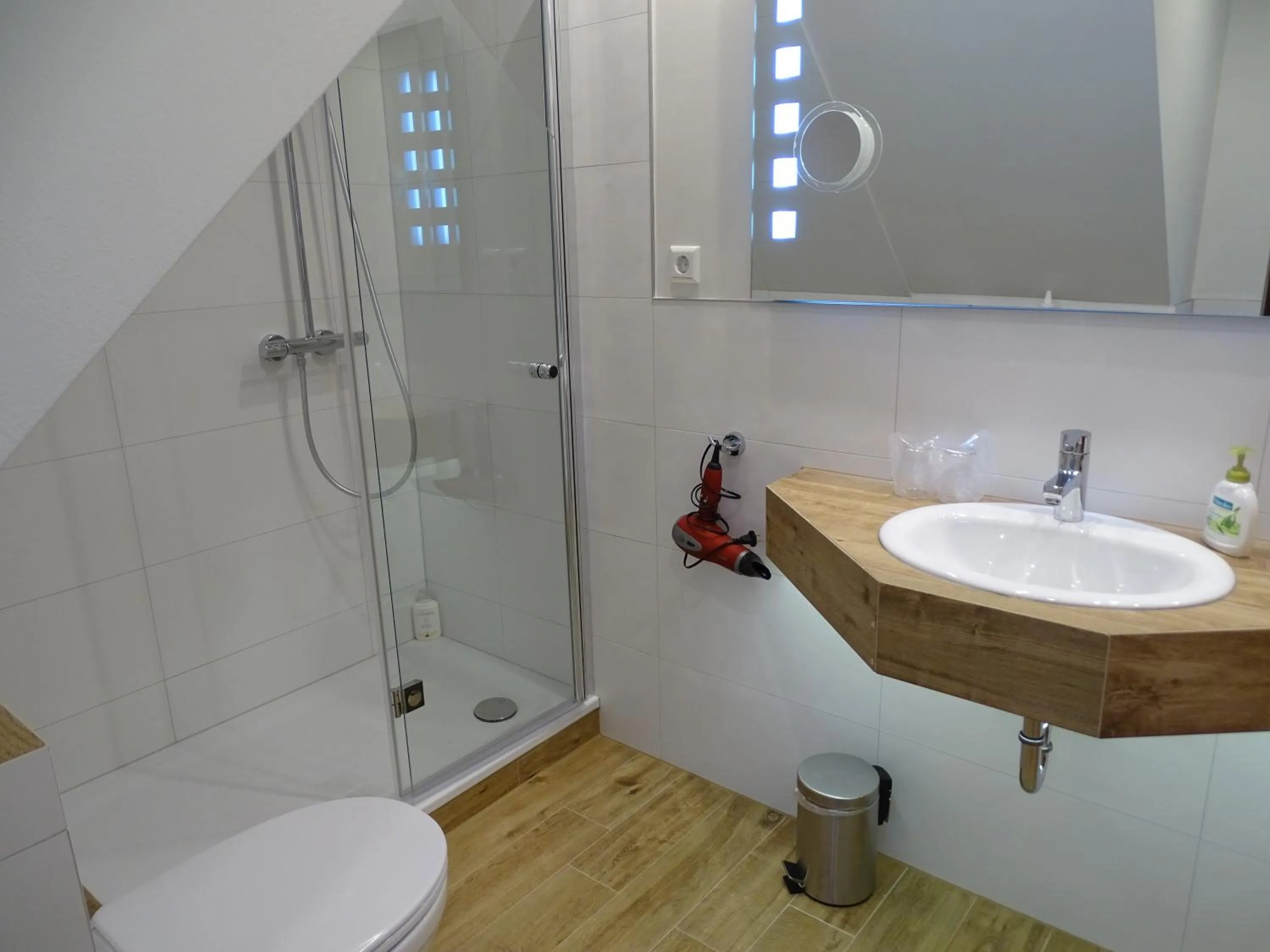 Bathroom in Schwarzwald-Hotel Kraeutle