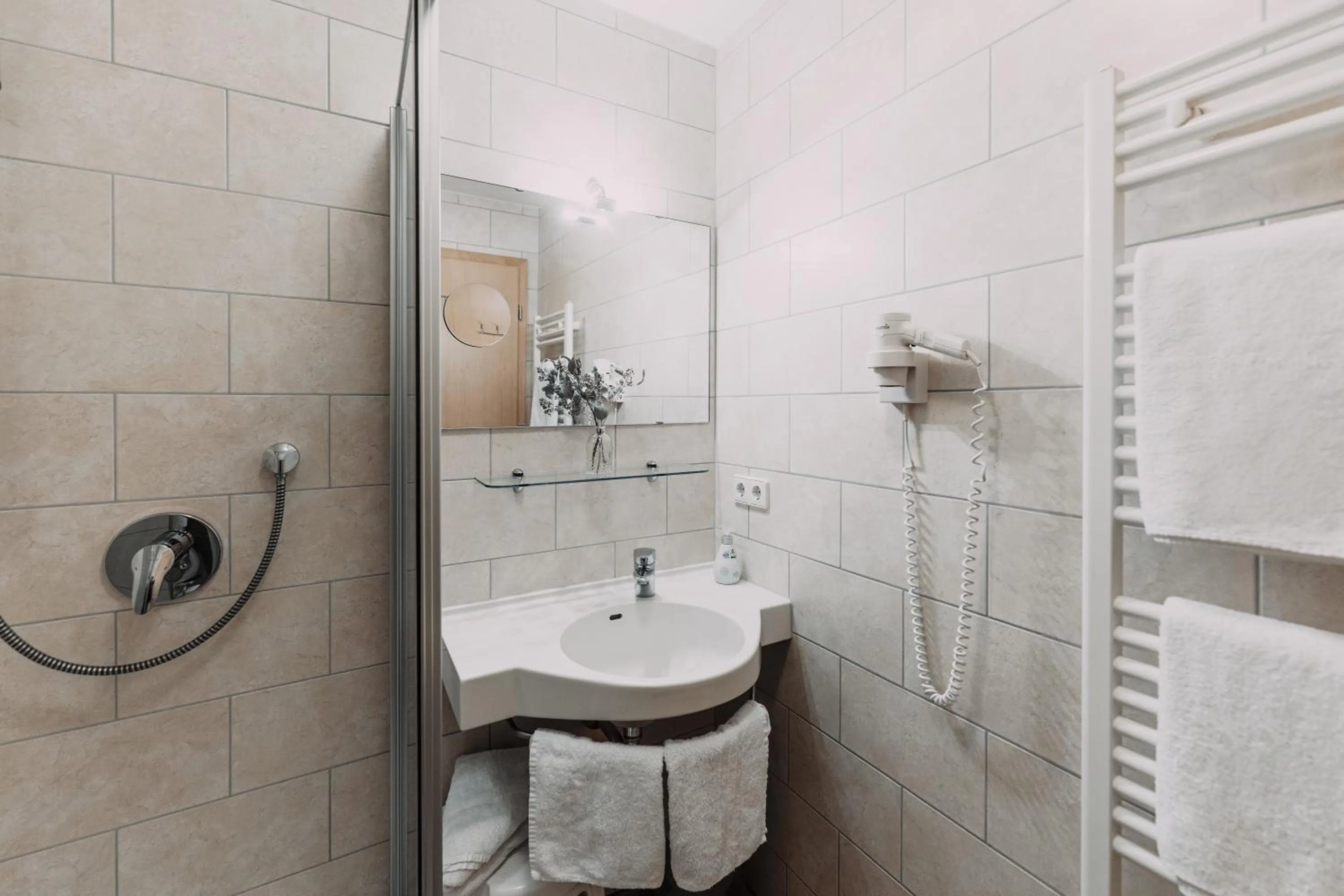 Shower in Schwarzwald-Hotel Kraeutle