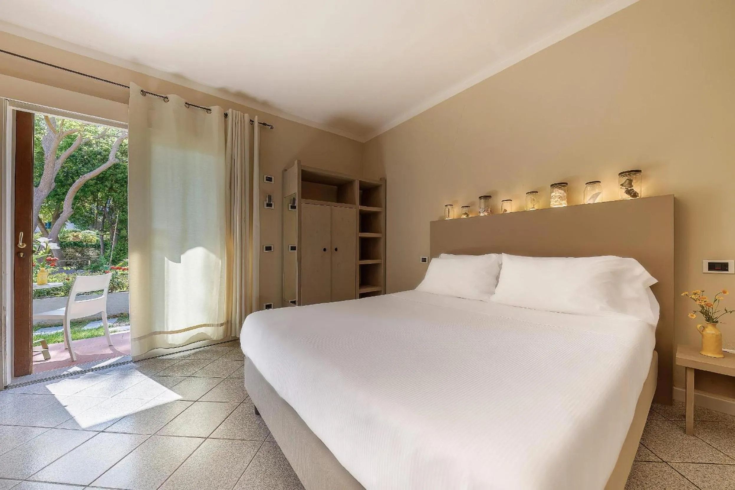 Bed in Hotel Cernia Isola Botanica